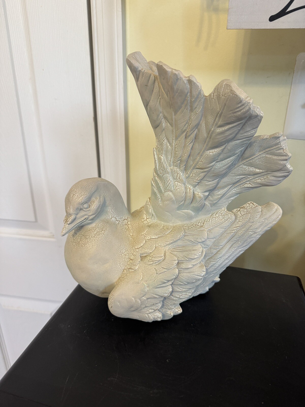 Resin Pigeon Roosting – 11 Inches Tall