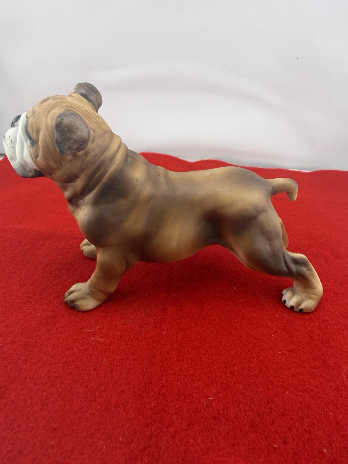 Vintage Porcelain Bulldog Figurine – Brinn’s Pa.Made In Taiwan. 3.5×4.5 Approx.