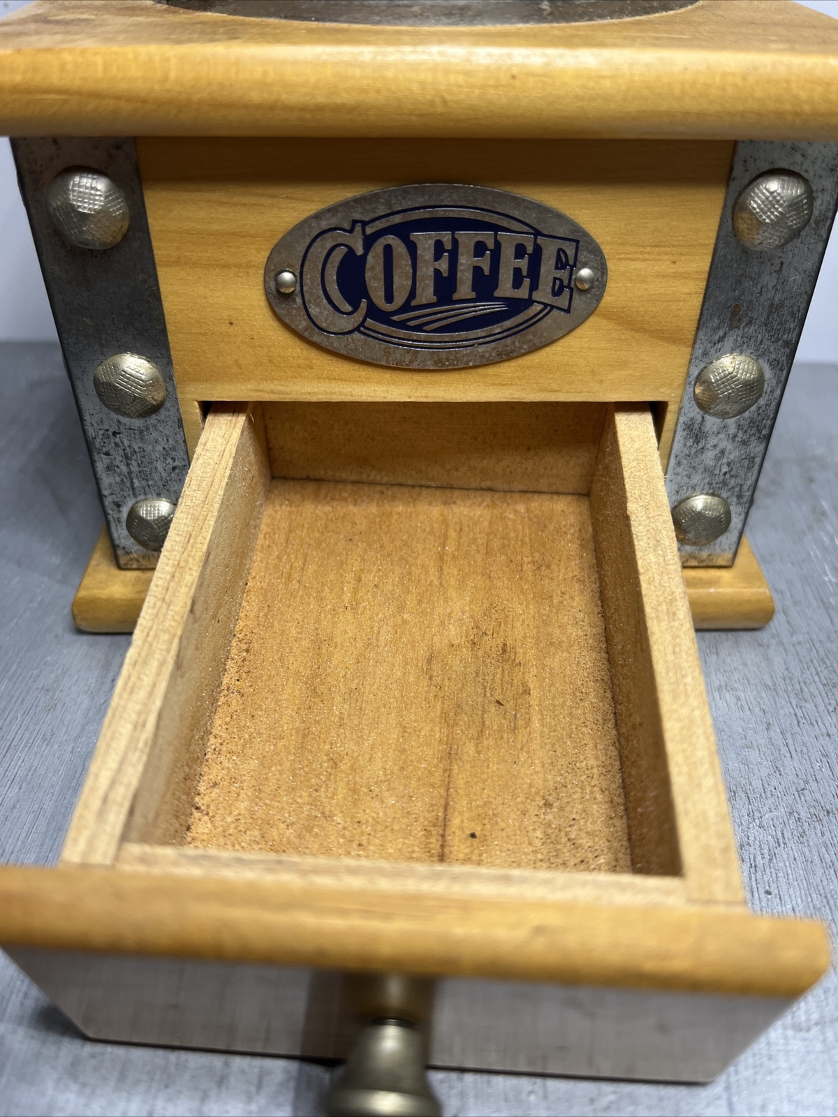 Coffee Grinder Collectable for Display unsure if its working.,