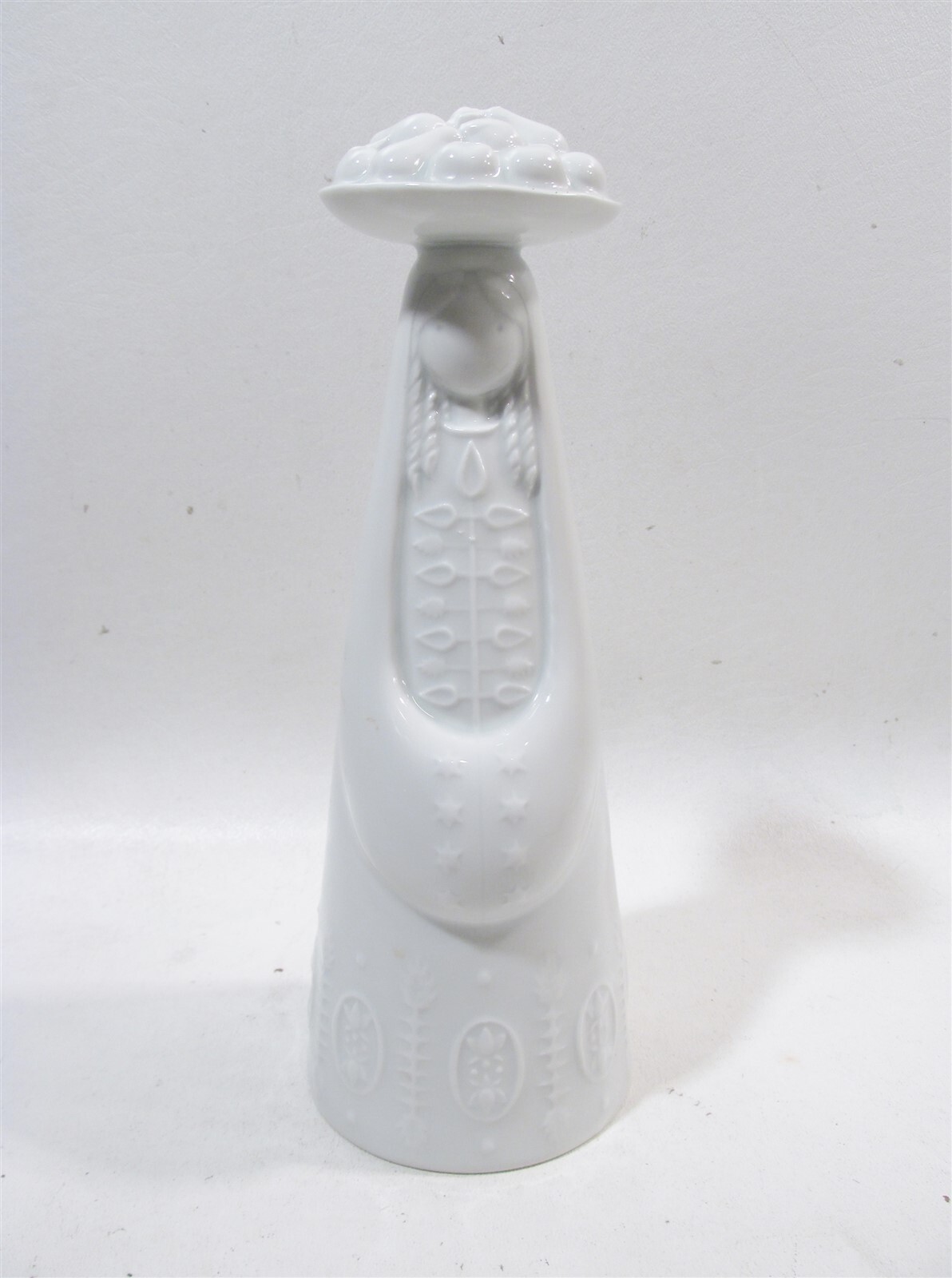 Vtg Haviland France Fruit Bearer Figurine Jean Jacques Prolongeau Blanc de Chine