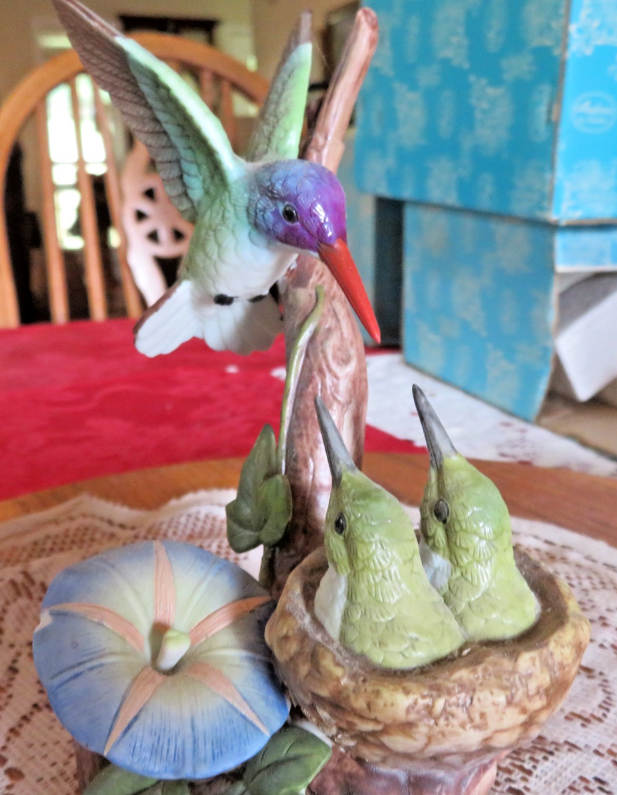 ANDREA BY SADEK VIOLET-CROWNED HUMMINGBIRD w BABIES #9030 WITH BOX (repaired)