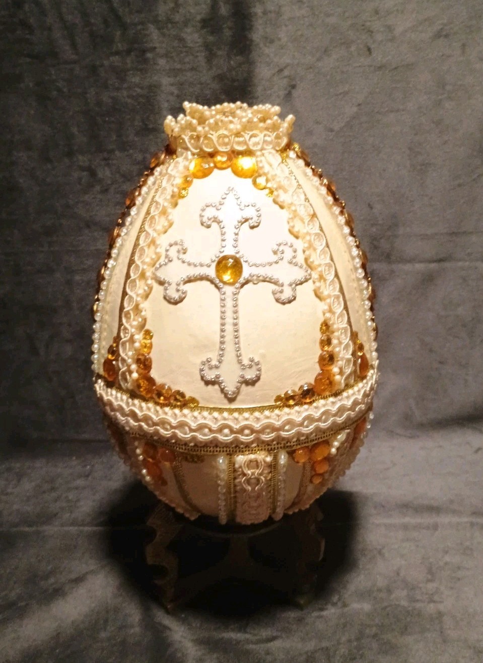 Ornate Cream Ivory Colored Hand Decorated/Painted Jeweled Ostrich Egg 8.25″