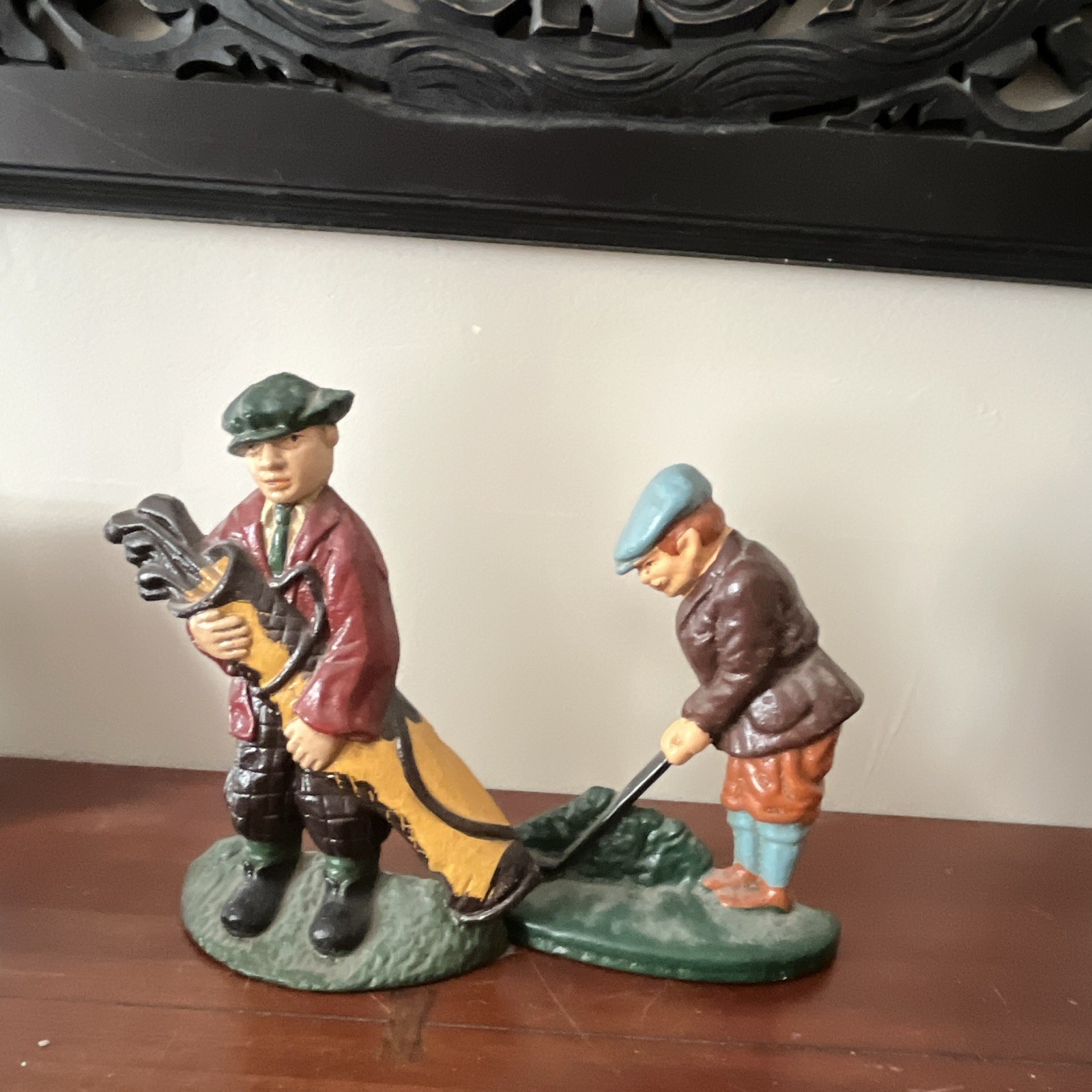 Painted Metal Golf Figurines Set of 2 Multicolor Caddie Bag & Putting Golfer