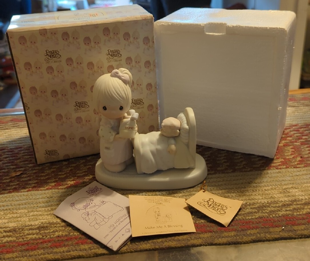 1986 PRECIOUS MOMENTS #100102 MAKE ME A BLESSING GIRL Figurine