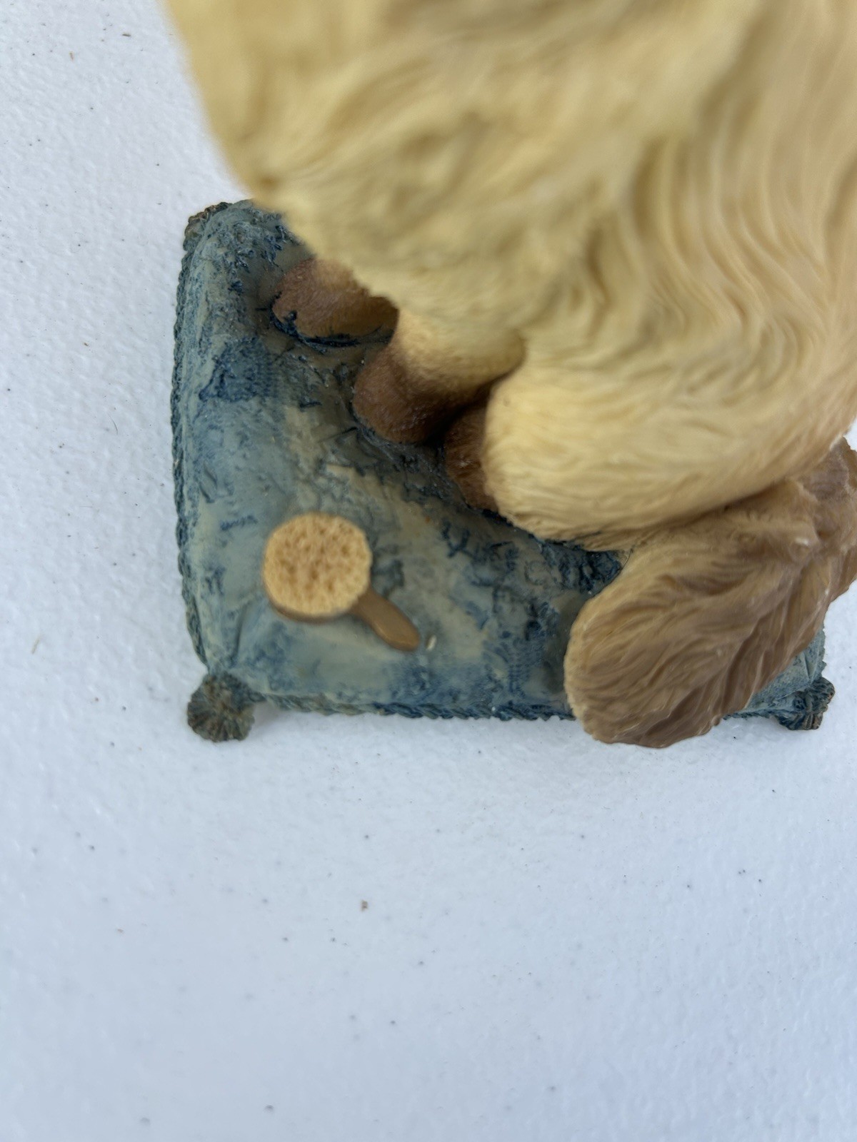 Stone Critters Sitting Pretty Persian Cat SC-1047 Blue Eyes