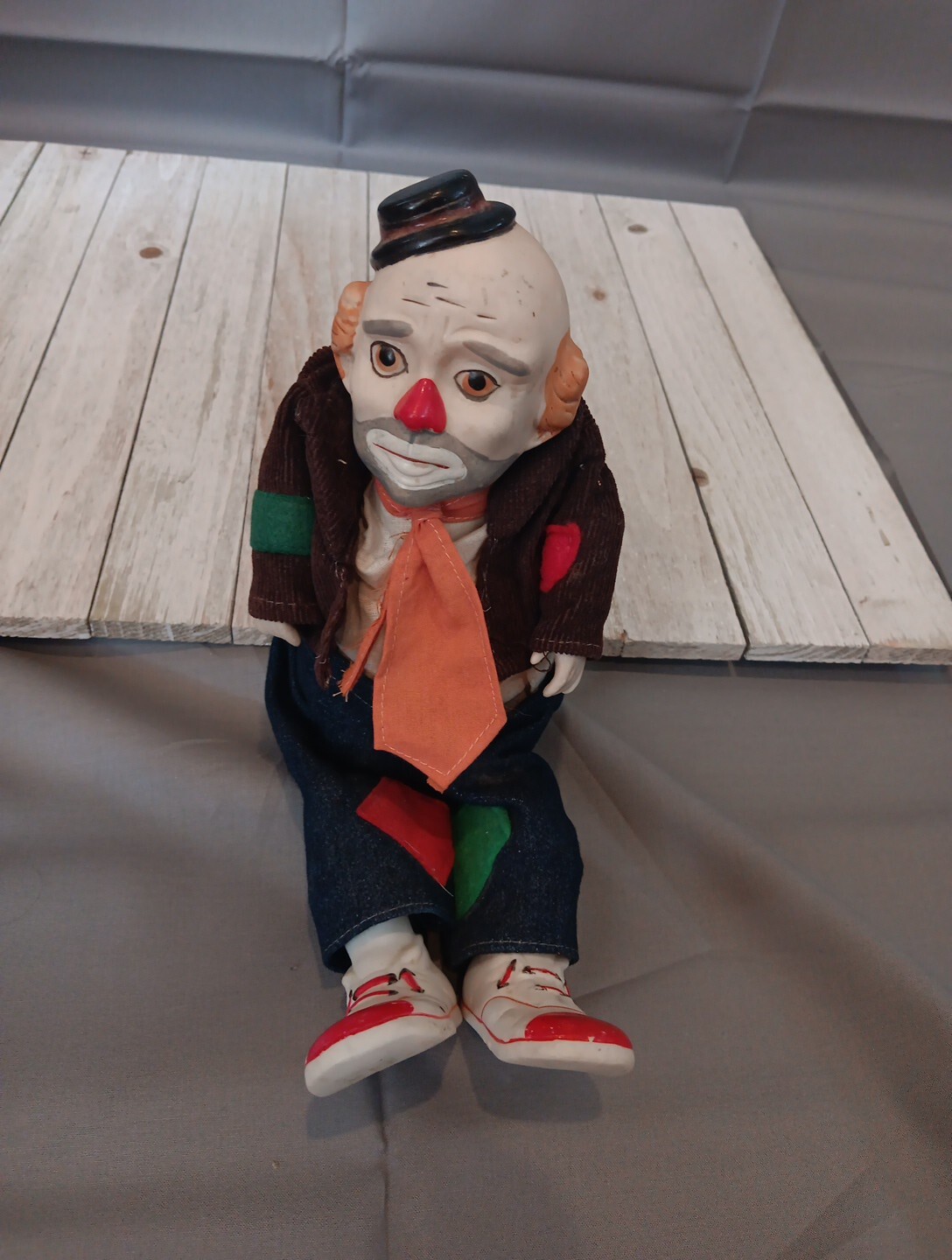 Victoria Collectibles Vintage Clown Decor Tag Doll Figurine music and moves