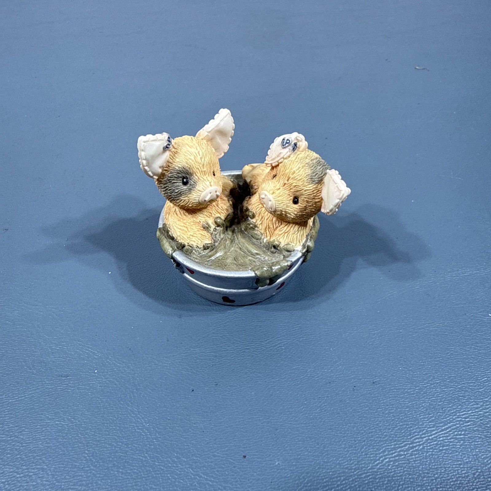 Enesco This Little Piggy Collectibles Sloppy Hogs and Kisses