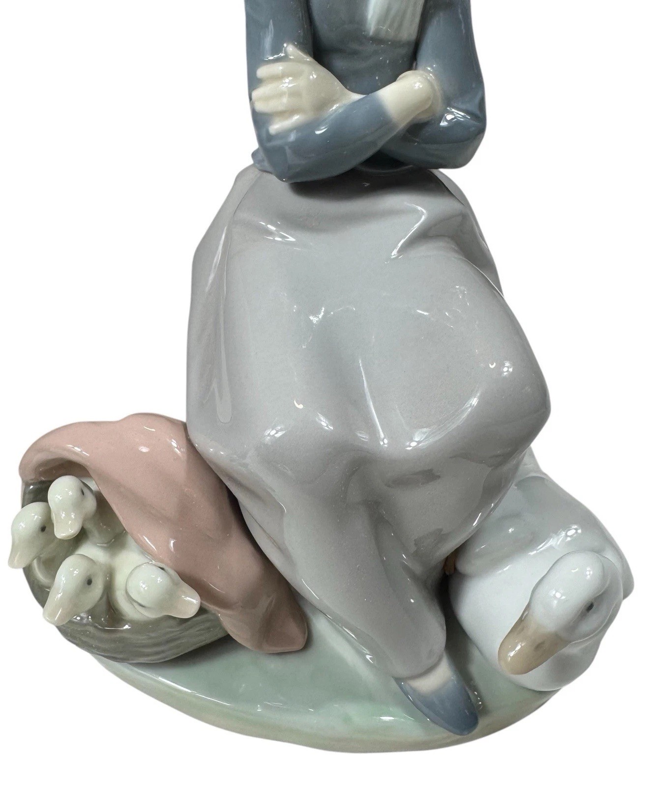 Lladro Duck Seller 1267 Porcelain Figurine Girl with Ducks Retired Spain w Box