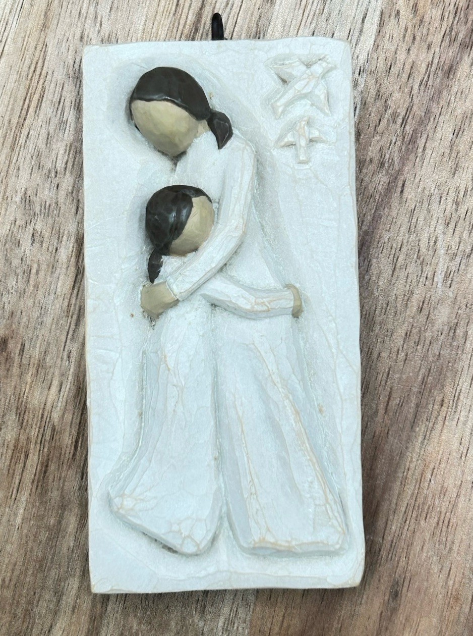 2001 Willow Tree Mother and Daughter Plaque/Wall Hanging/ornament