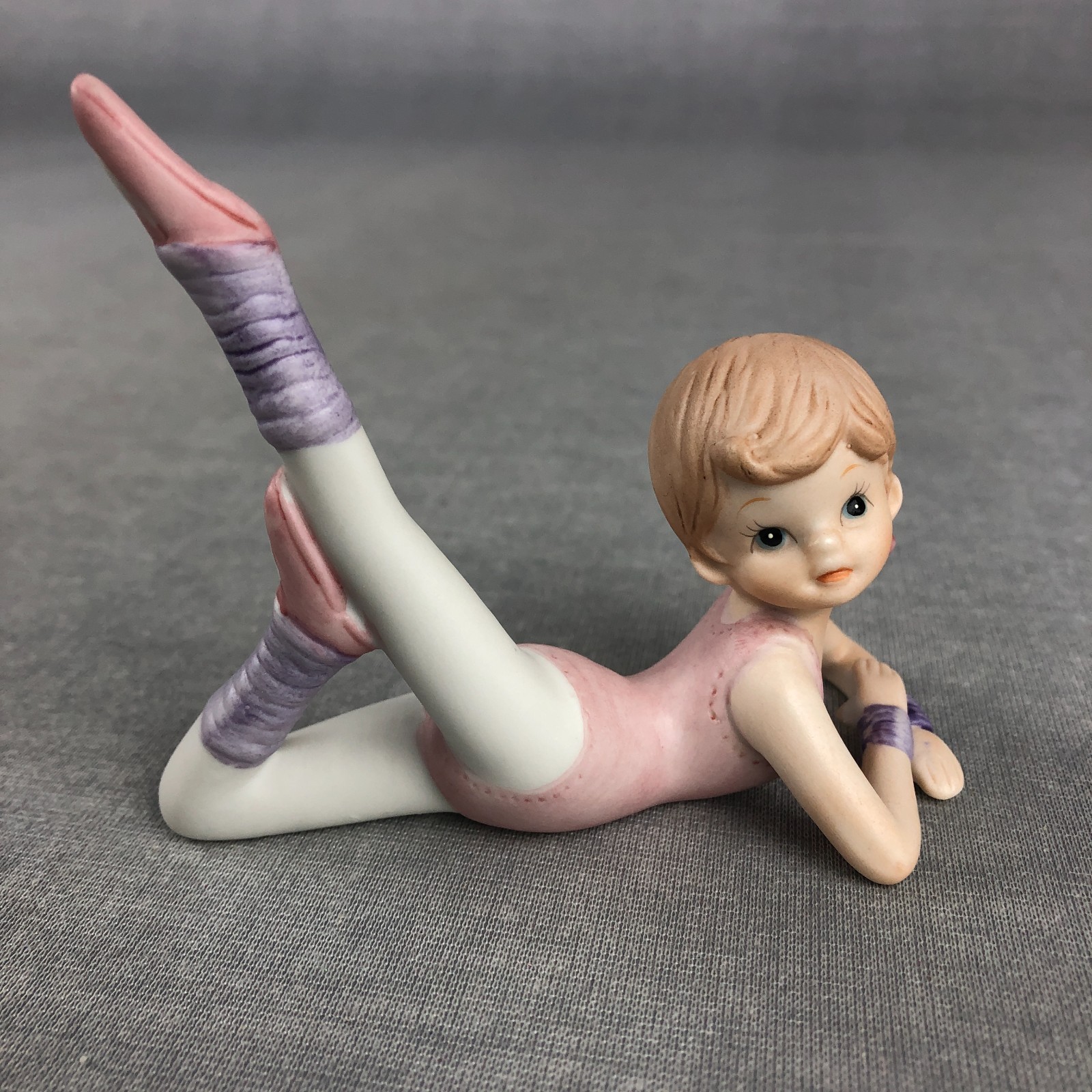 HOMCO Dance Girl Figure set of 2 Ballerina Gymnastics Stretch 70s Porcelain 1406