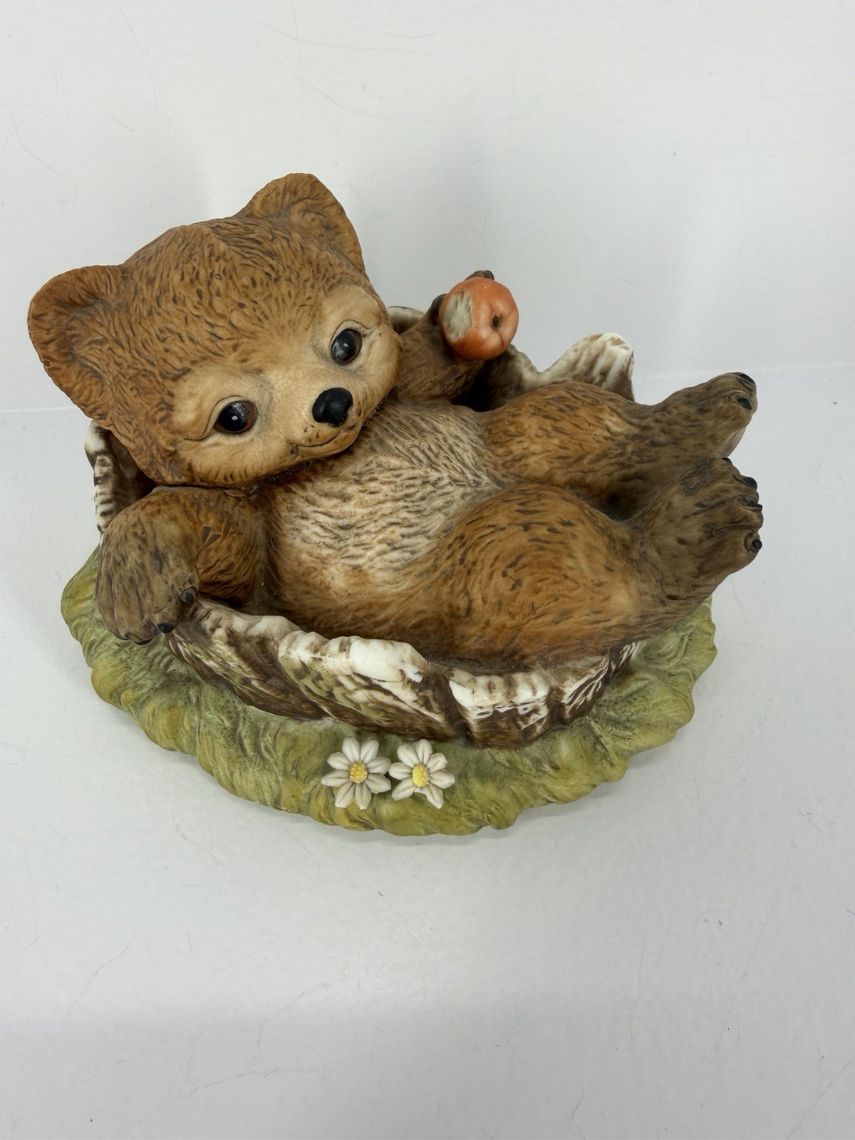 Homco 1986 Masterpiece Porcelain Bear Cub In Tree Trunk Eating An Apple