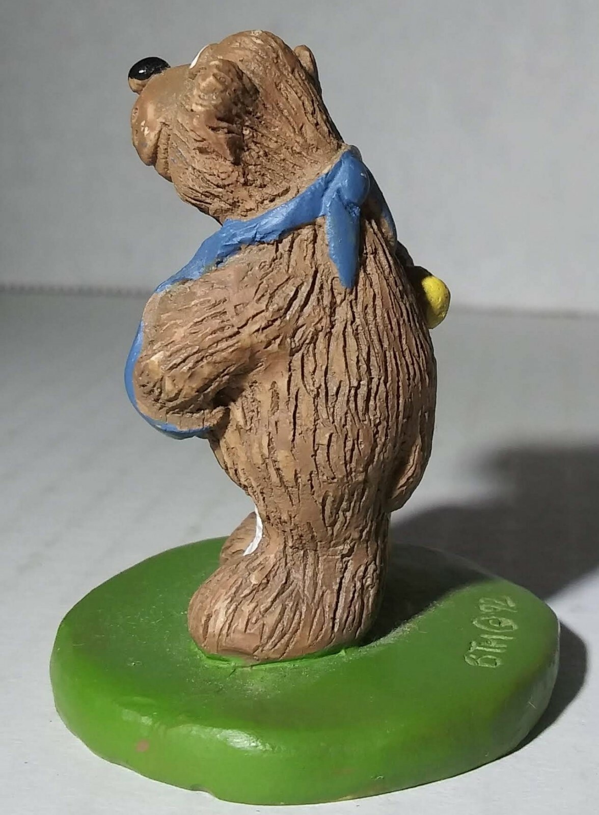 Russ Berrie Honey Cove Collection Bear ClutzBear Small Figurine Vintage 1992