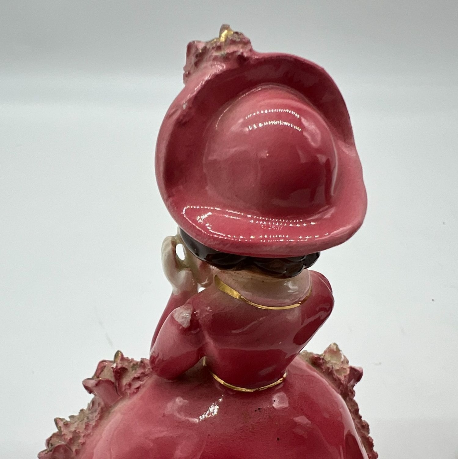 Lot Of 2 Vintage Mid-Century Ceramic Decorative Figurines Romantic Couple Pair