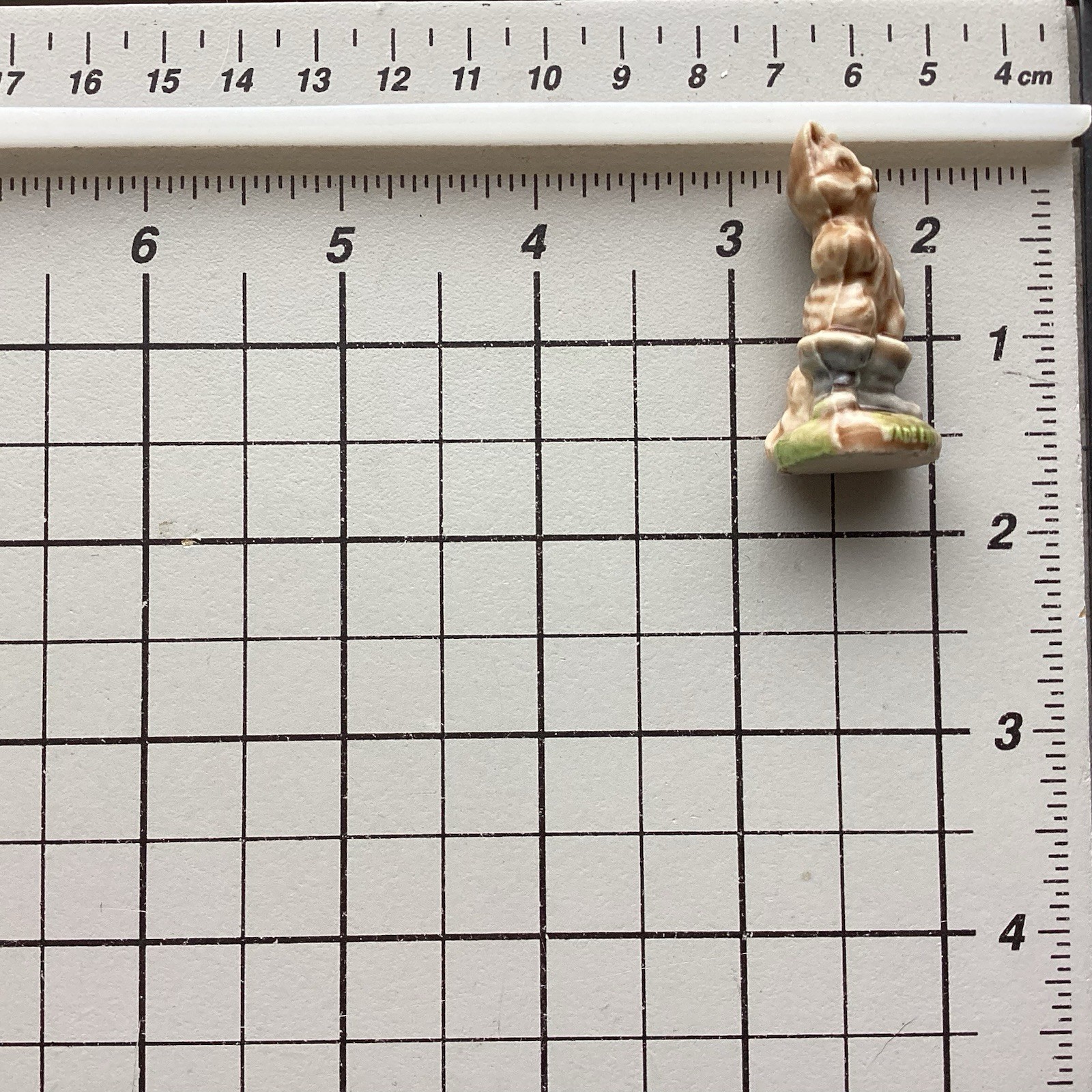 Wade England Puss and Boots Ceramic Miniature Figurine 1 1/4 Cat nursery Rhyme