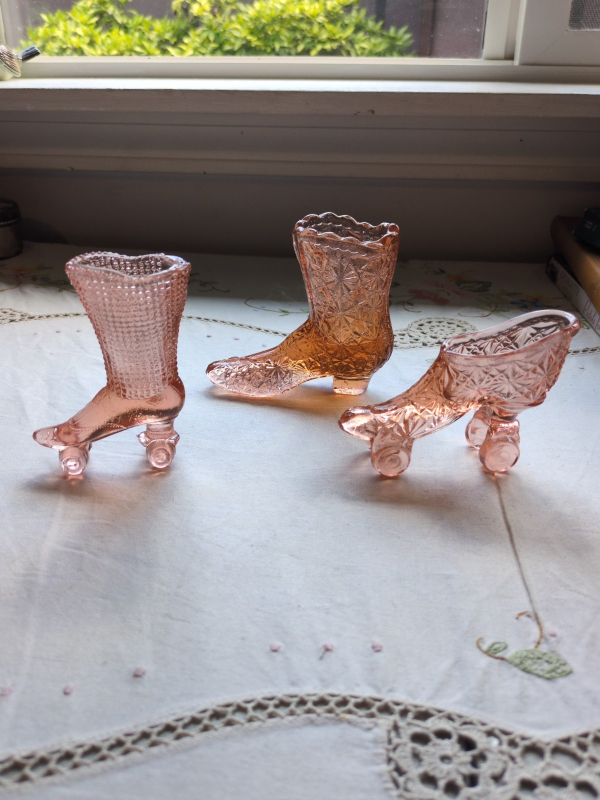 Vintage Pink Glass Victorian Style Slipper Shoe Roller Skate Figurine Lot Of 3