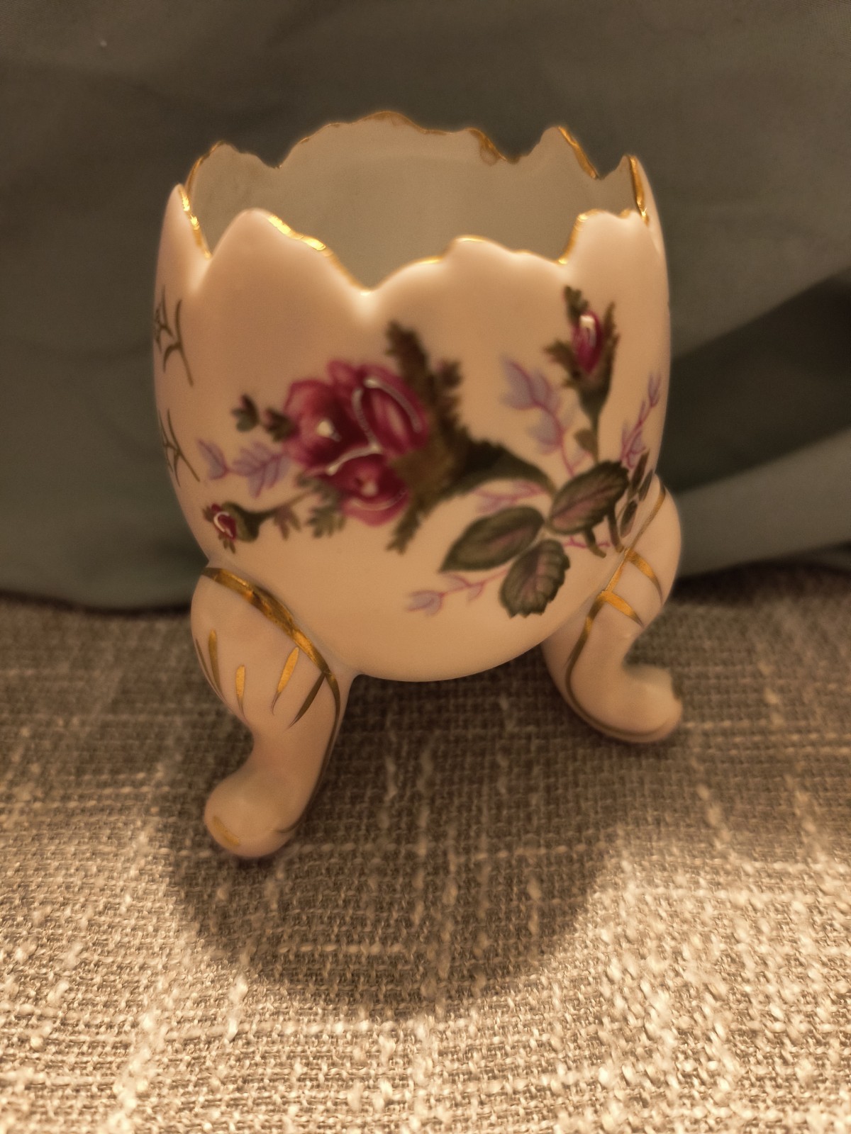 Vintage Pink Porcelain Cracked Egg Footed Vase Planter Rose Designs 3.75 in