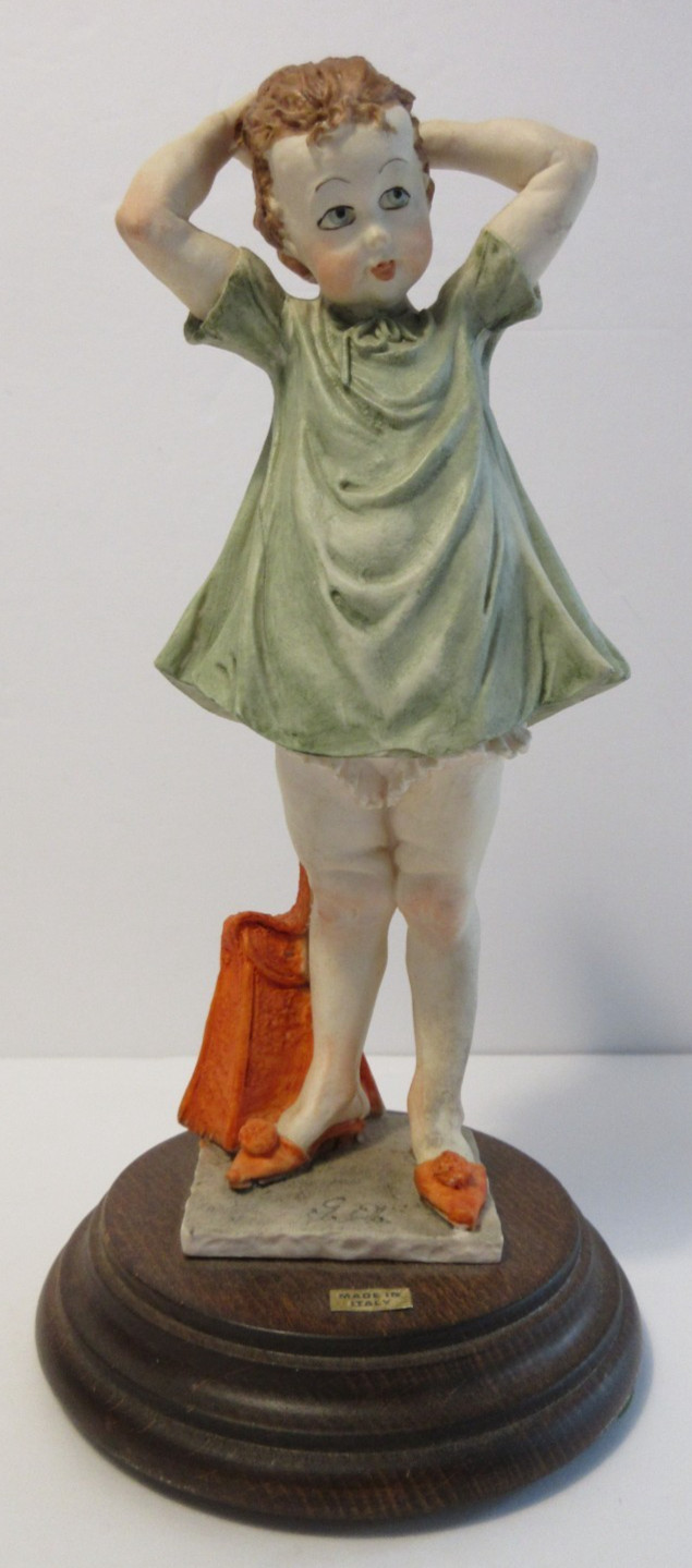 VINTAGE Giuseppe Armani Figurine “Like Mom” Capodimonte Italy 7.75” Porcelain