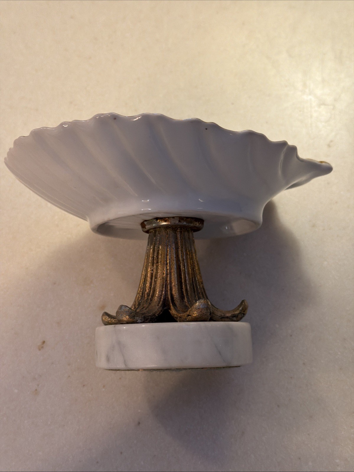 Vrg Brass Pedestal Ceramic Shell 6” Marble Hollywood Regency Soap Dish Trinket