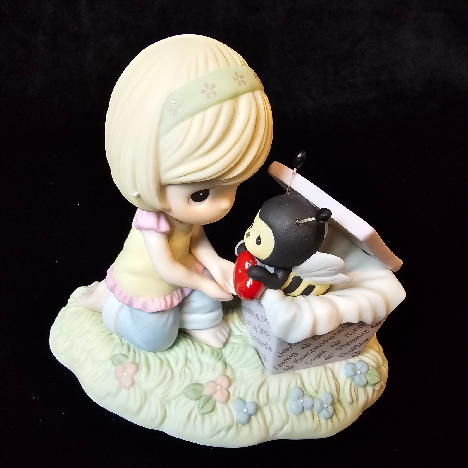 SIGNED Precious Moments “Bee The Gift of Love” Chapel Event Exclusive Bug NIB