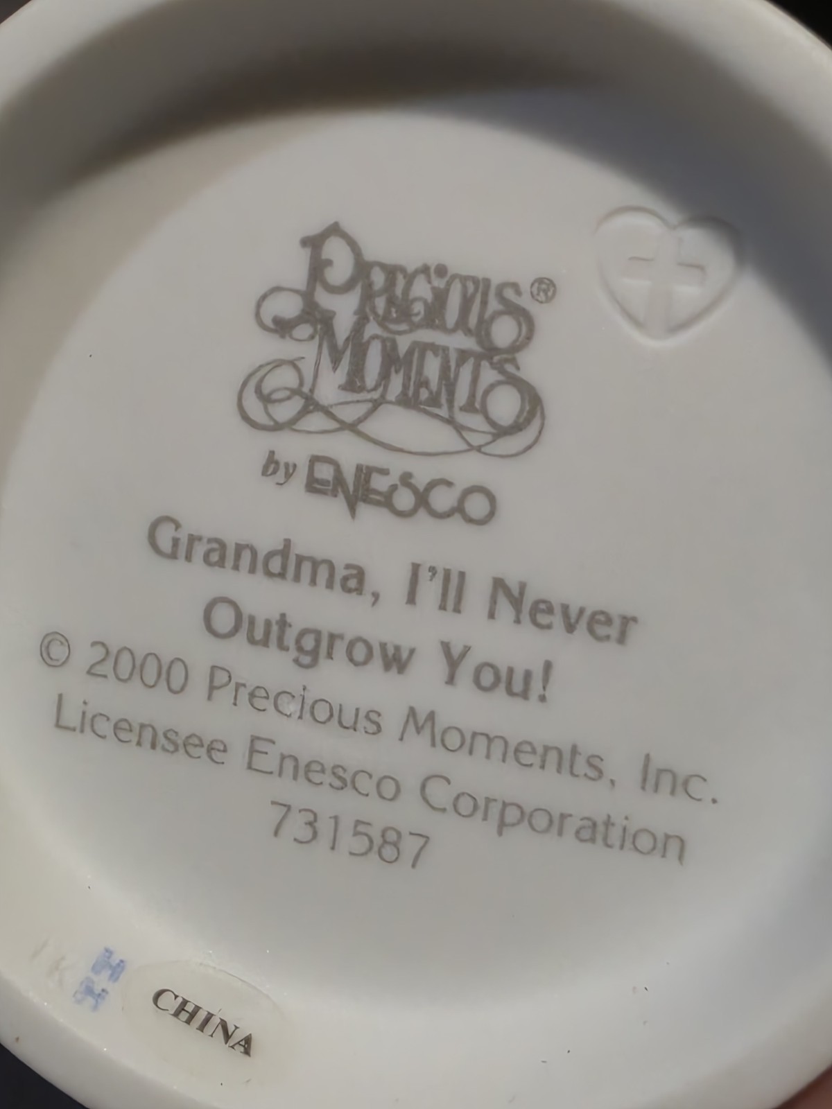 PRECIOUS MOMENTS RETIRED – – Grandma, I’ll Never Outgrow You– NO BOX