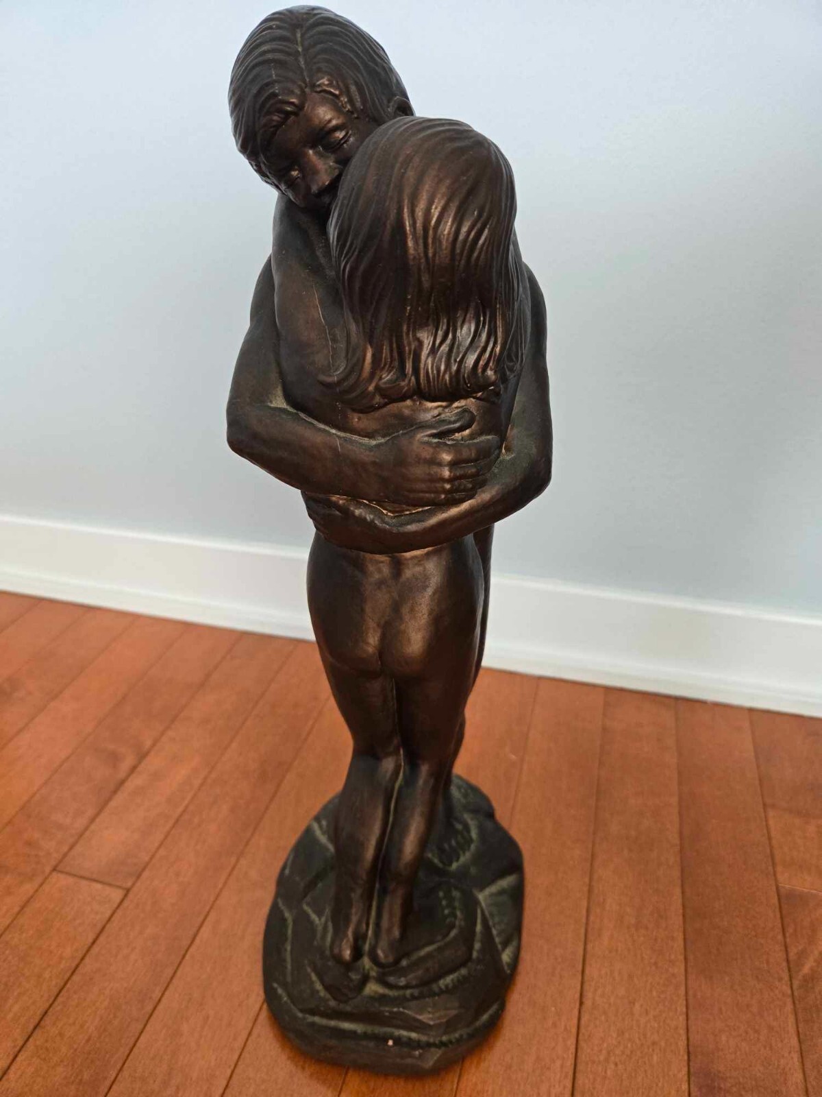 Vintage Nude Embracing Couple Resin Statue – Perfect Gift for Young Lovers