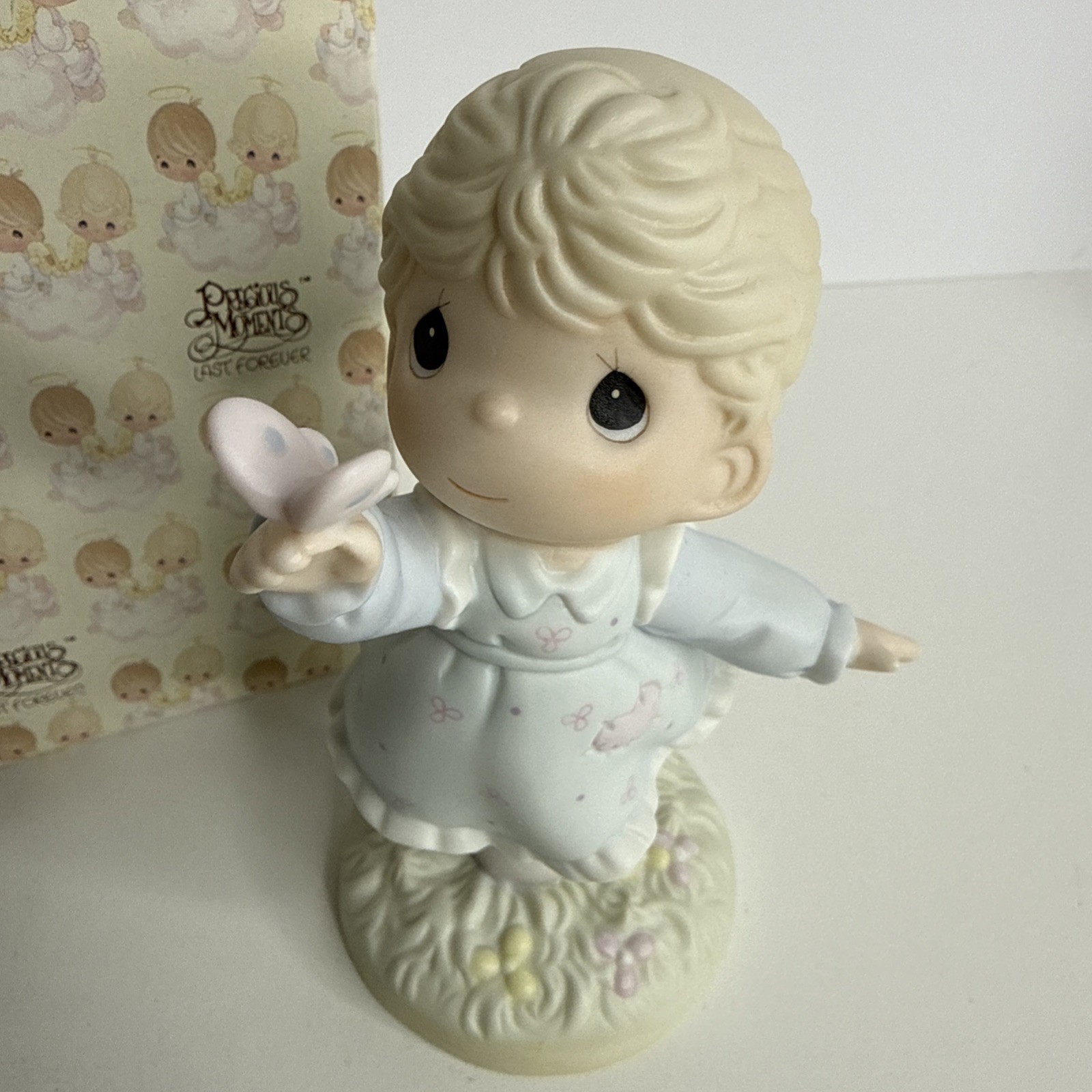 Precious Moments HAPPINESS AT OUR FINGERTIPS Girl and Butterfly Figurine 529931