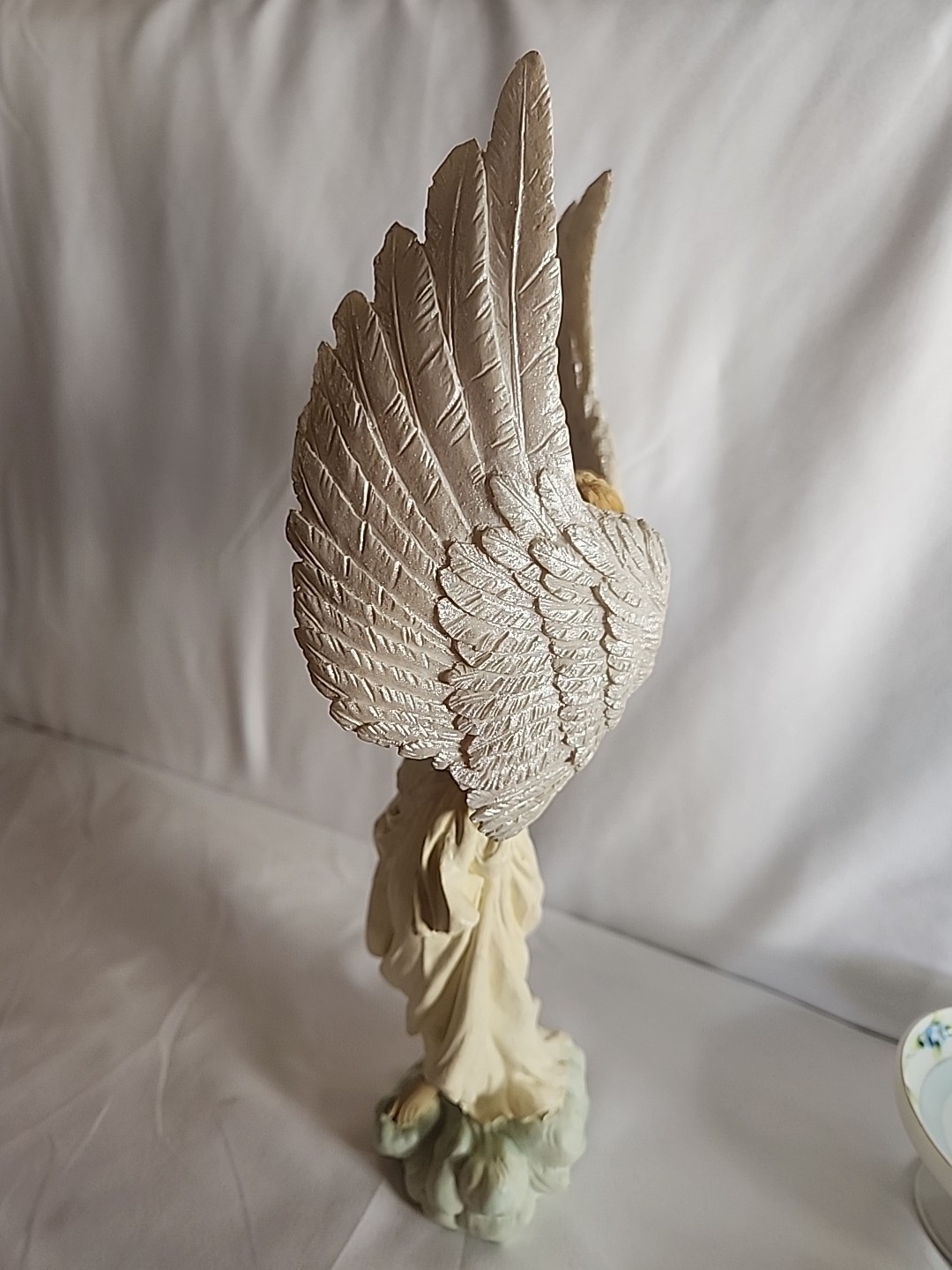 12″ Guardian Heavenly Angel Holding Baby Figurine Large Wingspan Vintage