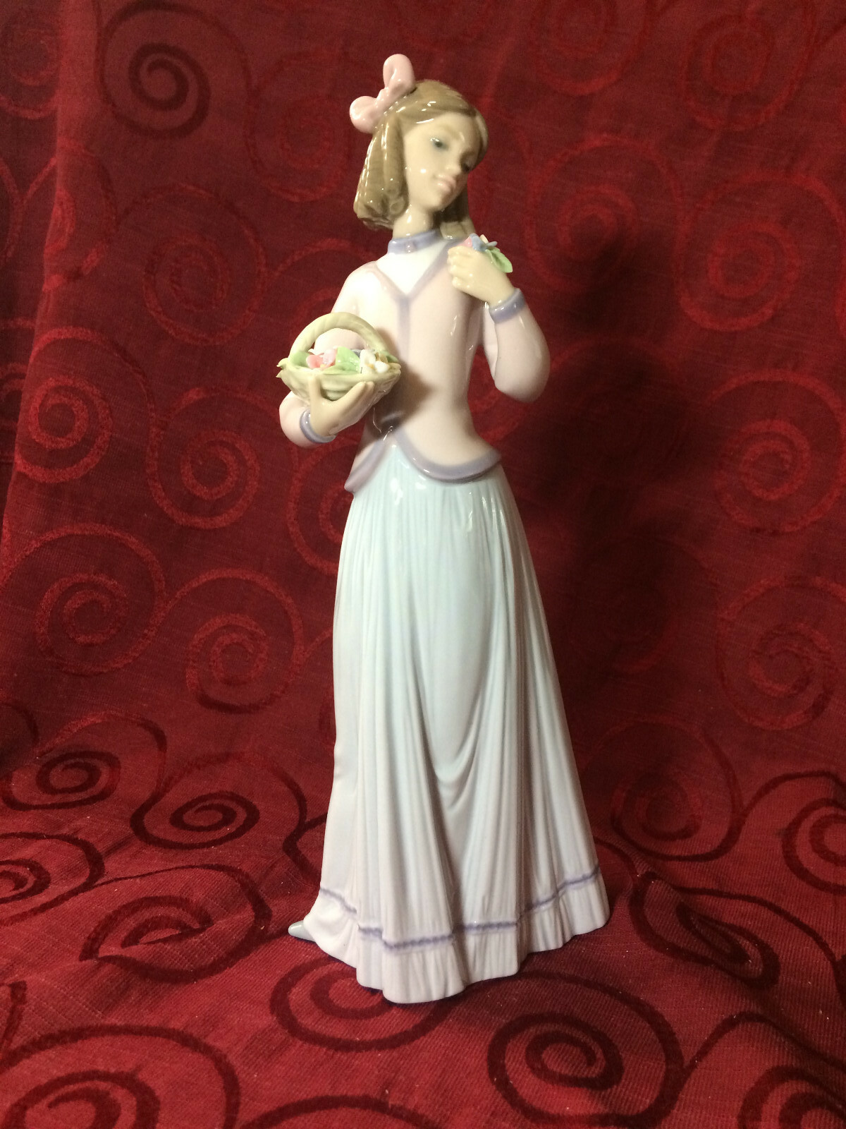 Lladro #7644 Innocence In Bloom, MINT, orig box, my personal collection
