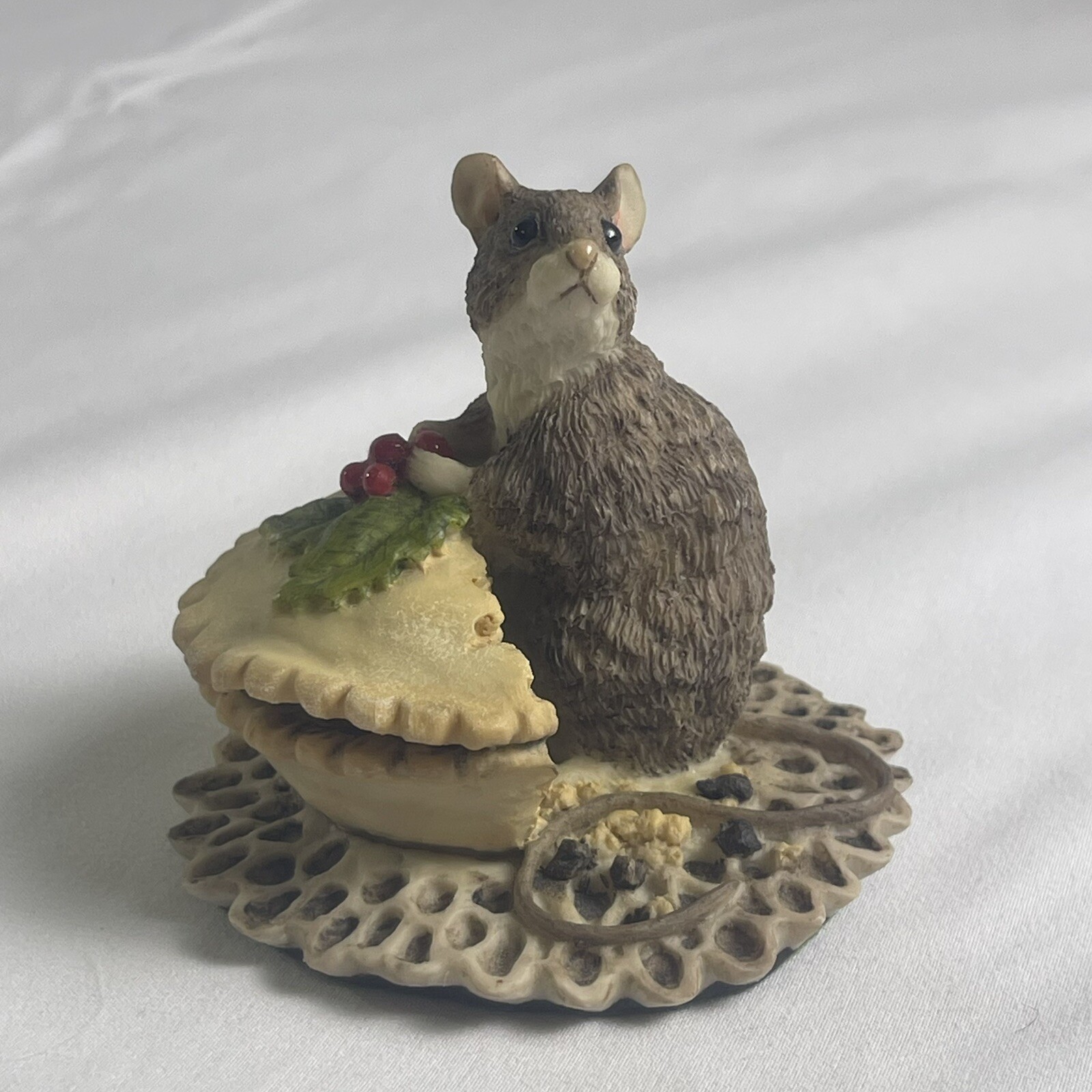 Adorable Lifelike Nature’s Heritage Mouse with Pie Figurine