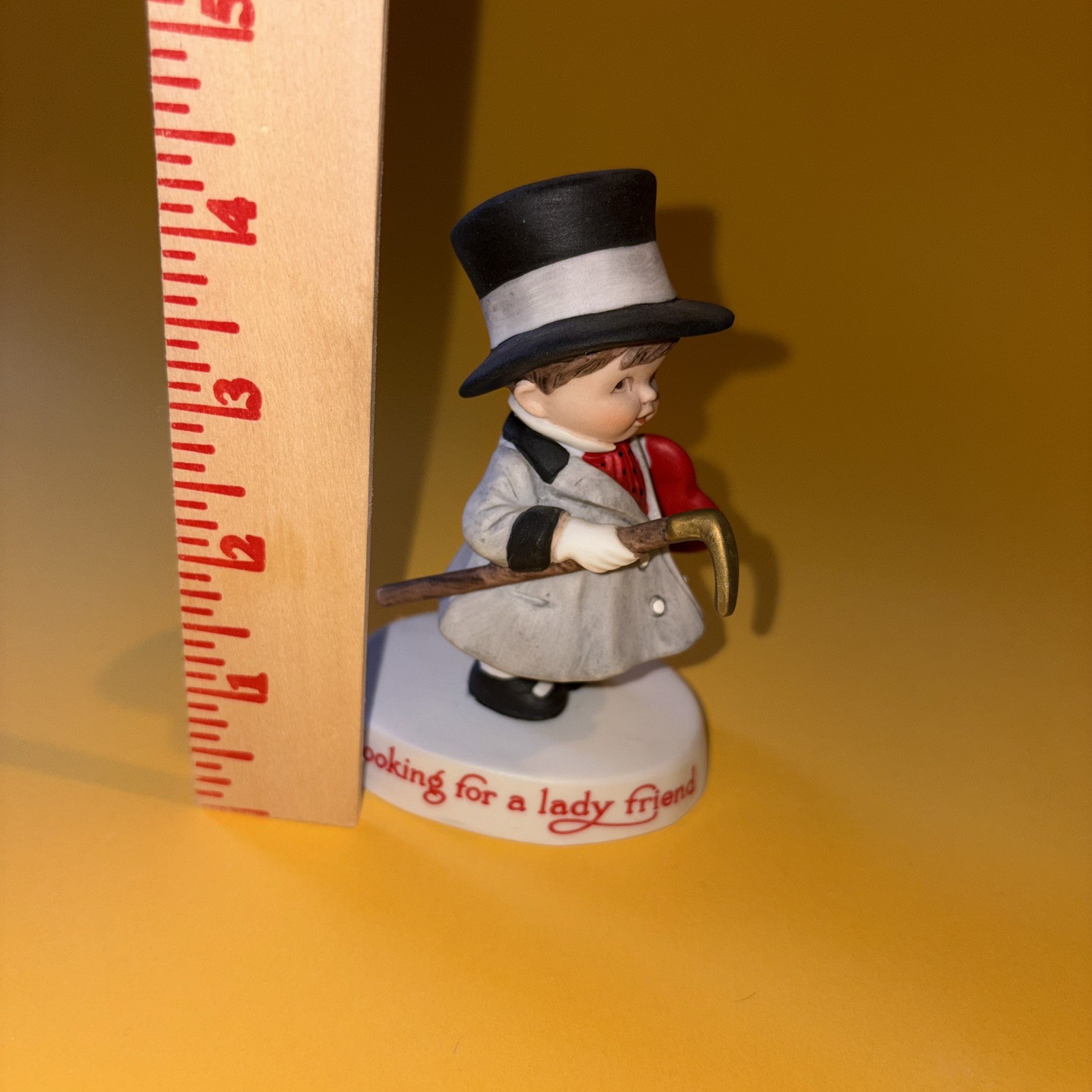 ❤️‍🔥 CUTE Looking for a lady friend (wink!) Vintage Figurine 80s Valentines Day