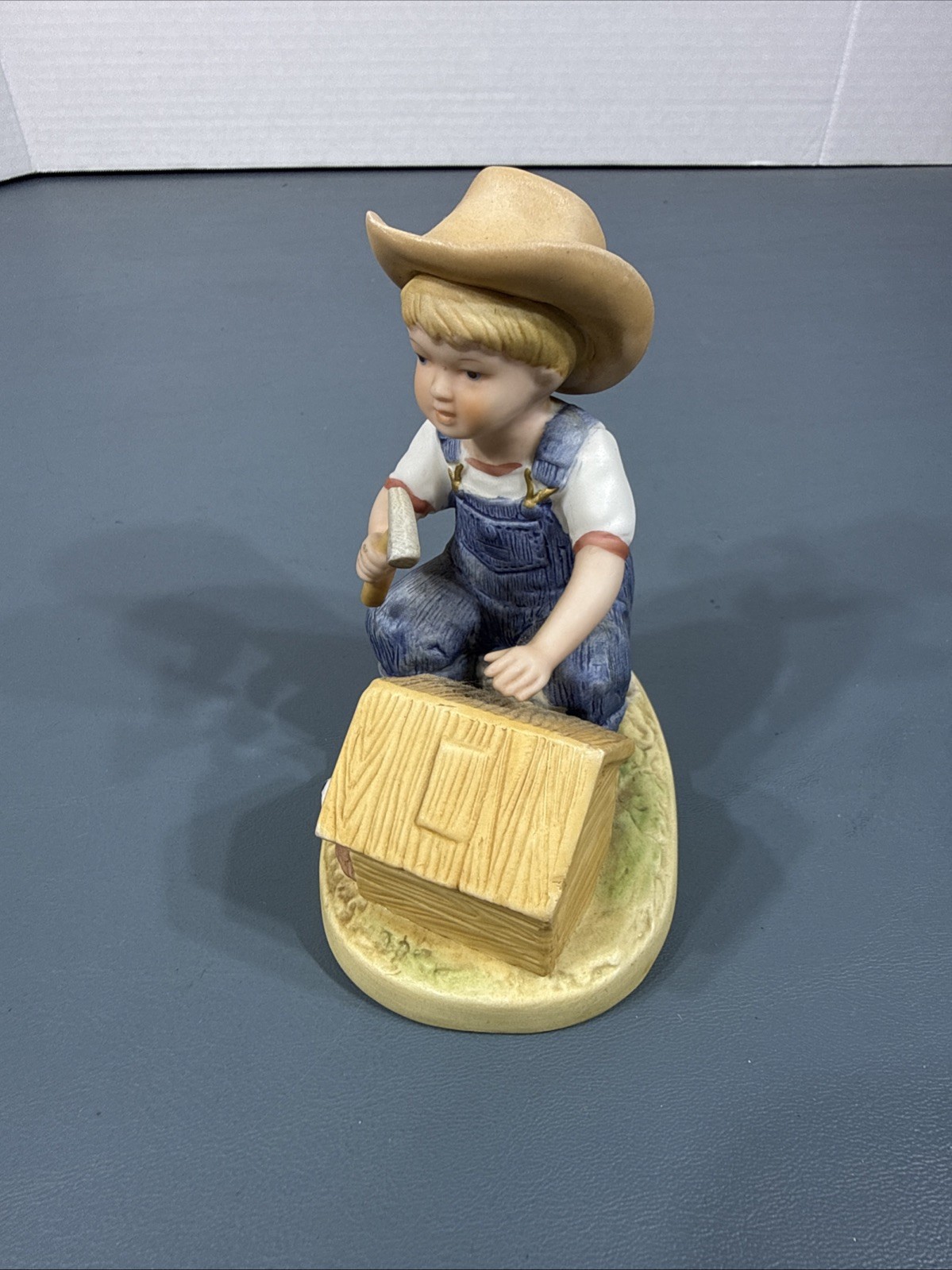 1985 Home Interiors HOMCO Denim Days PUPPY LOVE Boy Building Dog House #1503