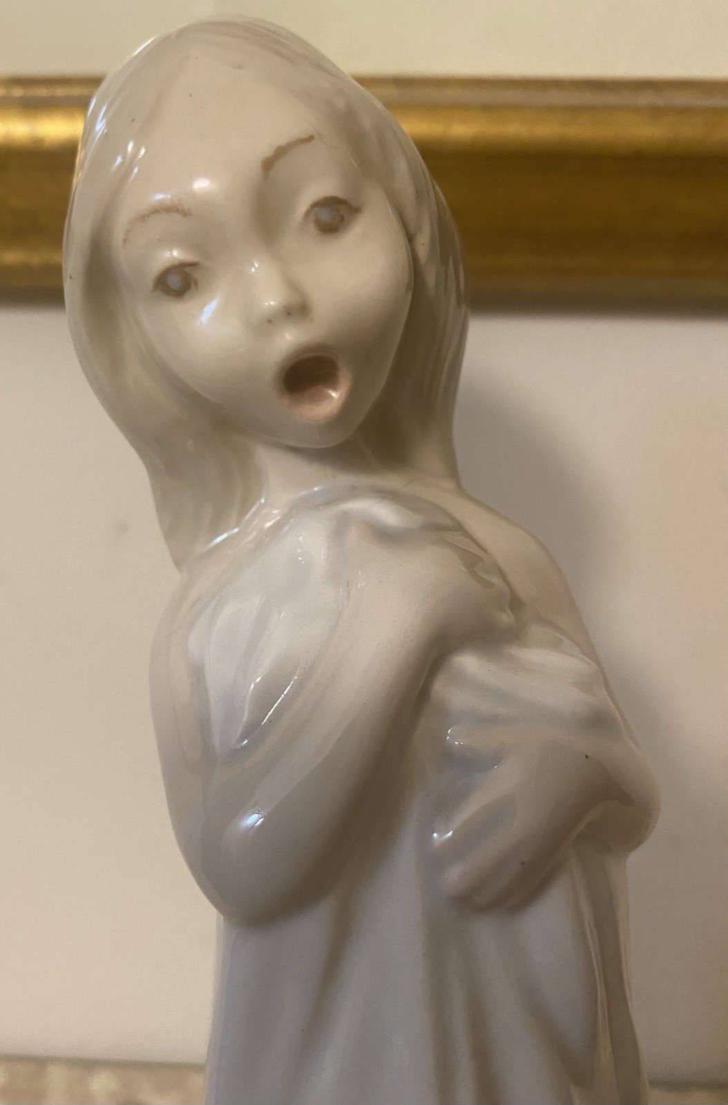 Vintage 1981 Glazed Porcelain Figurine Yawning Girl In Blanket Statue
