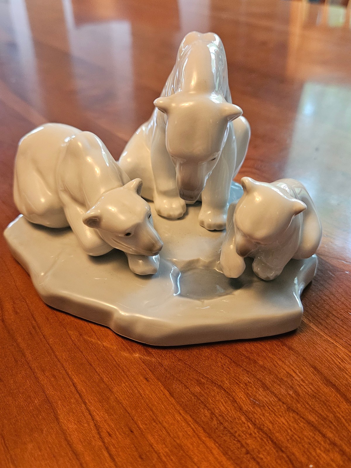 RETIRED LLADRO #1443 “BEARLY LOVE” 3 POLAR BEARS ON ICE PORCELAIN FIGURINE EXCON