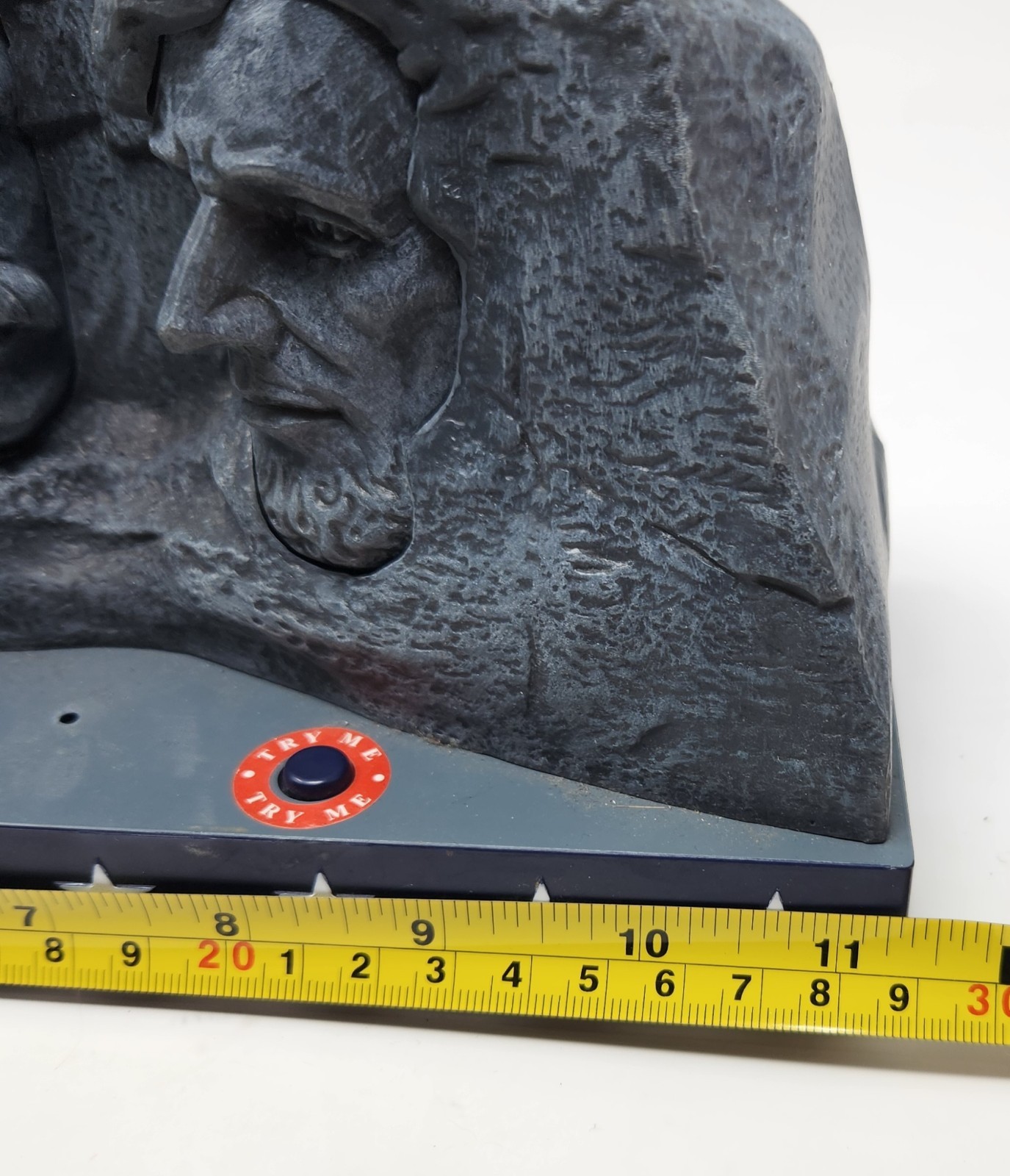 Singing Mt Rushmore “God Bless The USA” Lights Sounds Plastic Statue 4th Of July