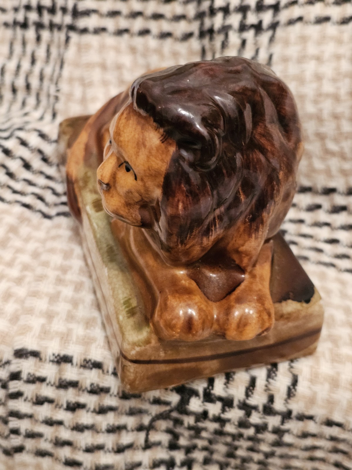 Beautiful Vintage* 5.5 ” English Staffordshire Lion* Glossy*EXCELLENT COND