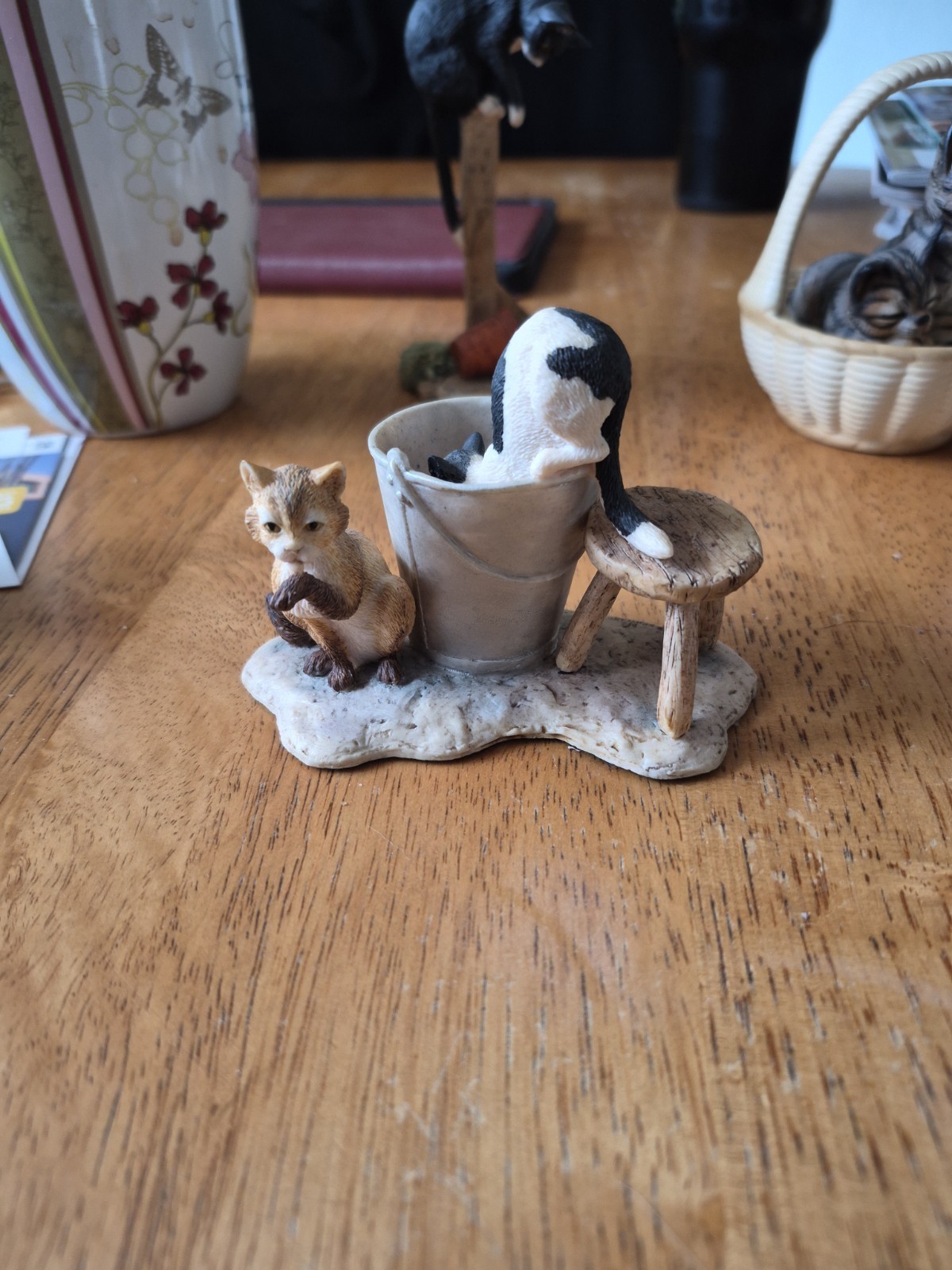 Lowell Davis BARN CATS Drinking Milk From Bucket VTG 1984 BFA Schmid Figurine