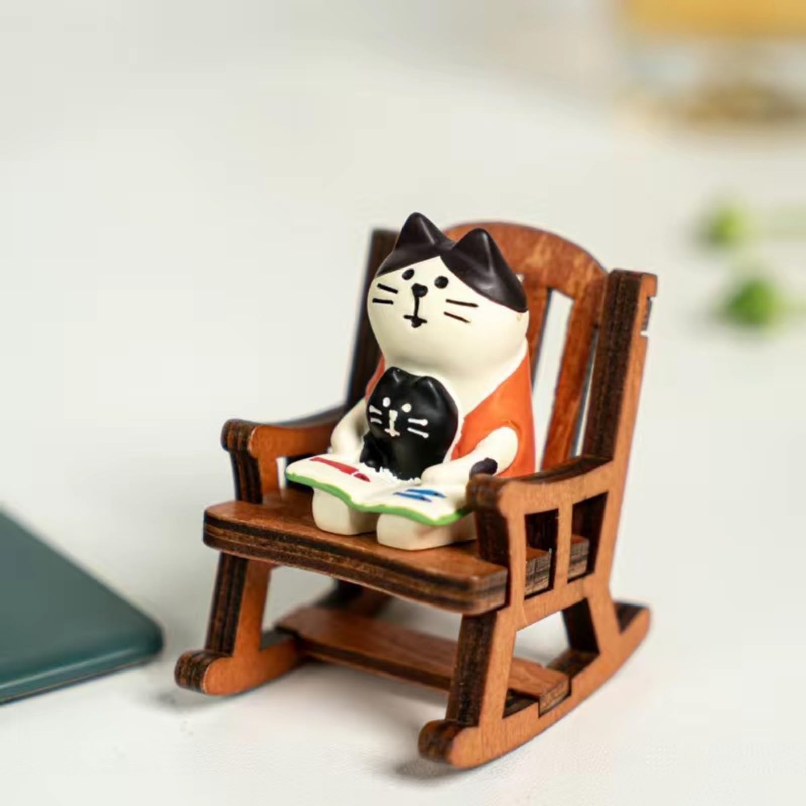 Gwindrise Miniature Cat Reading Figurine Set, Resin Desk Decor with Wooden Ro…