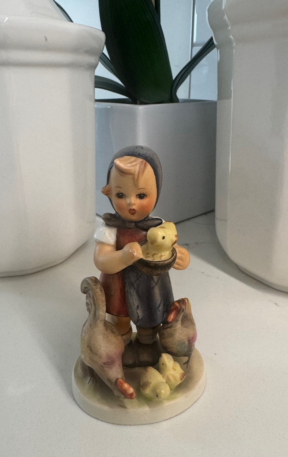 Goebel/Hummel #199/ Feeding Time Figurine 4 1/4” Tall West Germany Mint