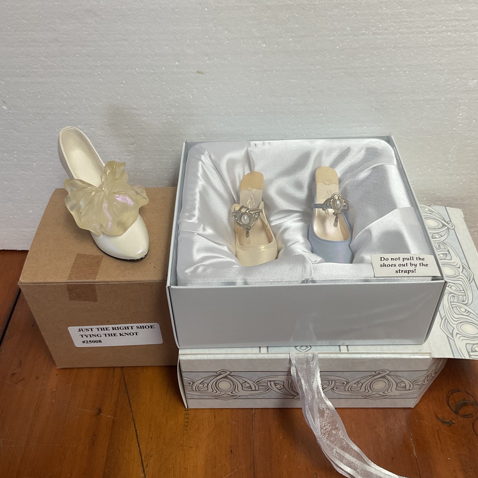 Just the Right Shoe by Raine Wedding Shoe 2002 w/ COA & Original Box