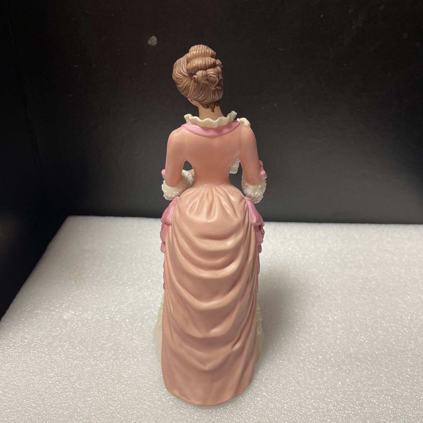 Gorham “Lawn Party” 1996 Limited Edition – Fine Porcelain – Beautiful Lady Pink