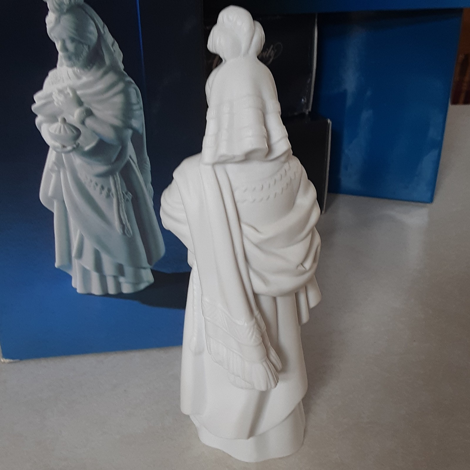 Avon Nativity Collections 1982 THE MAGI WISEMAN KASPAR KING White Bisque IN BOX