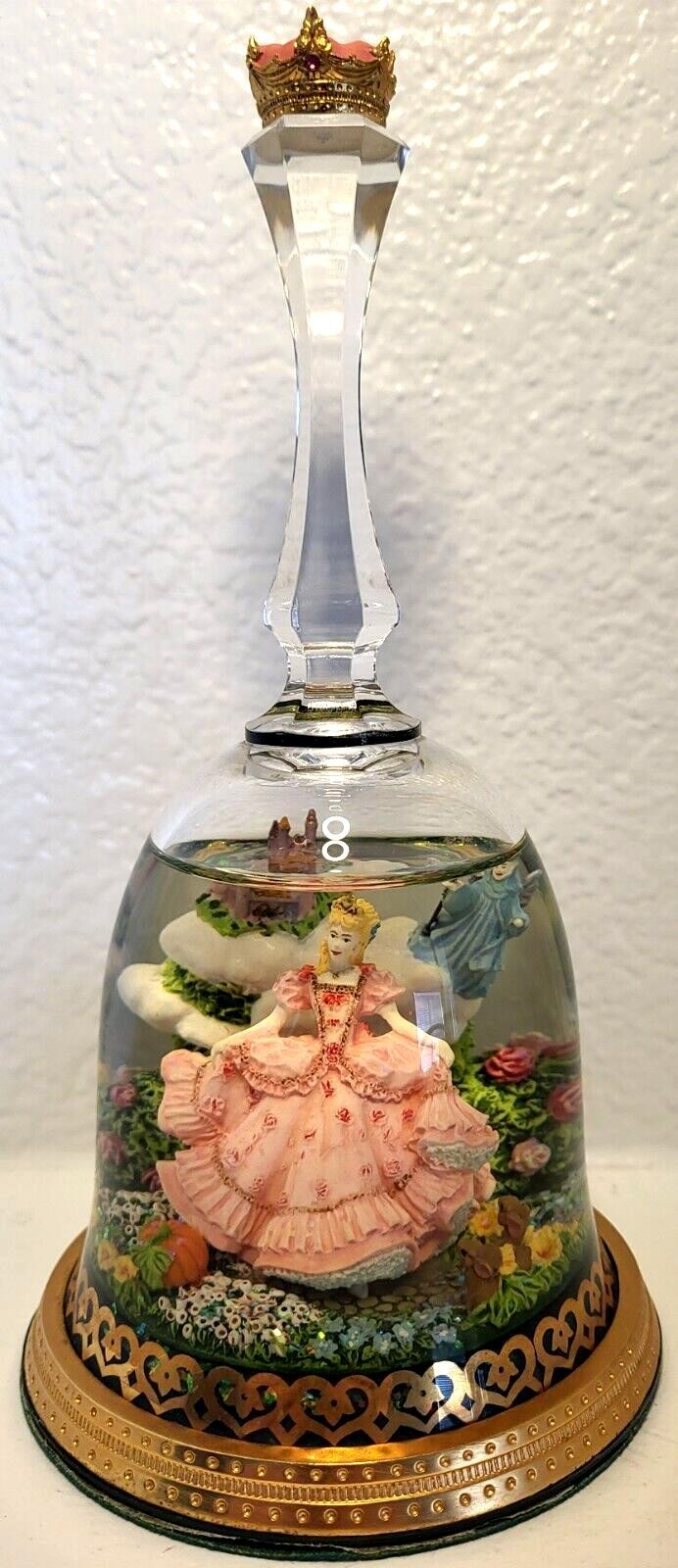 Franklin Mint Cinderella Enchanted Moment Crystal Glitter Snow Globe Jane Lunger