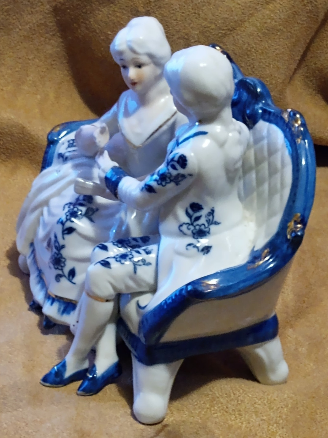 Vintage Porcelain Blue And White Colonial Courting