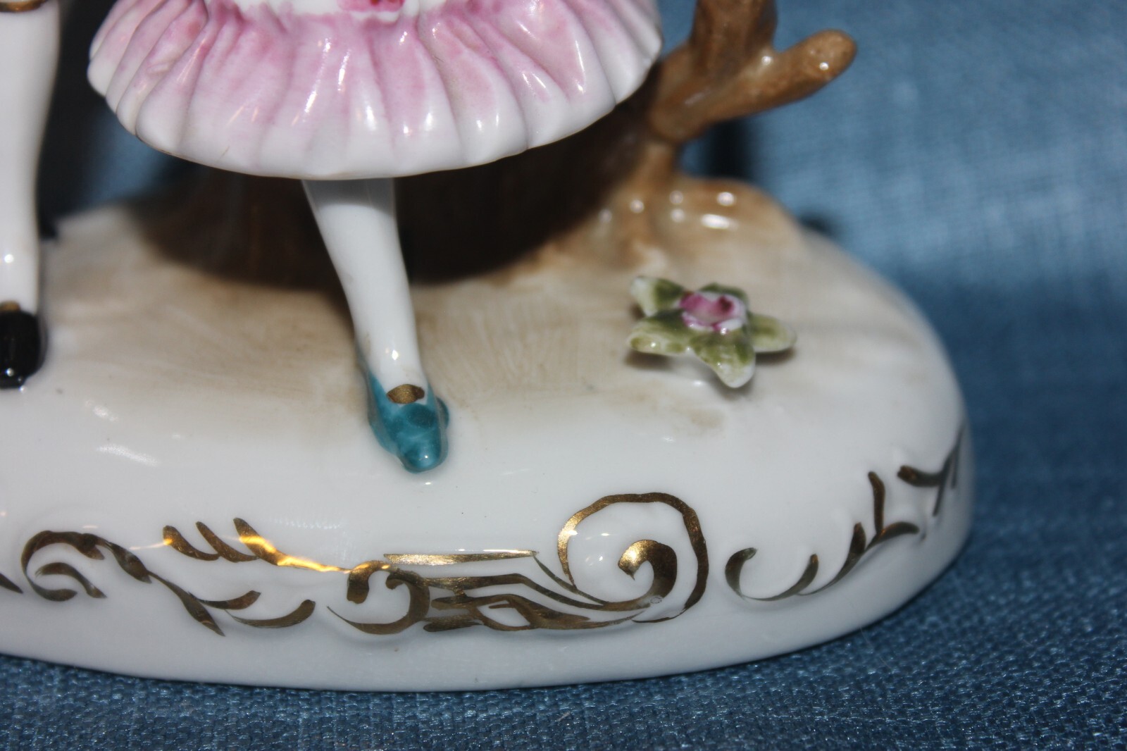 Wonderful Porcelain Figurines, 2 Couples, Mirror Image, Partial Mark