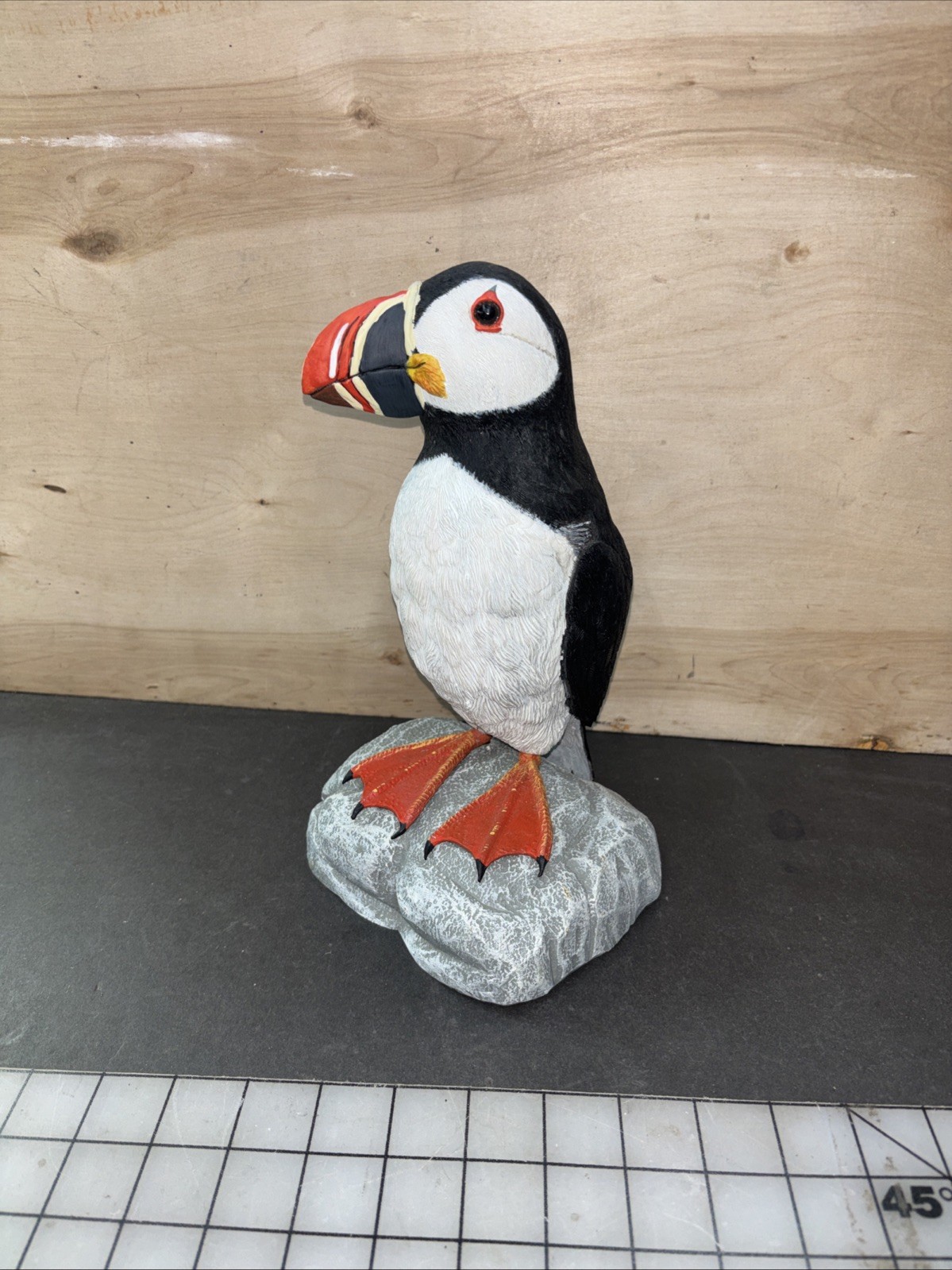 10.5 In Puffin Statue E3