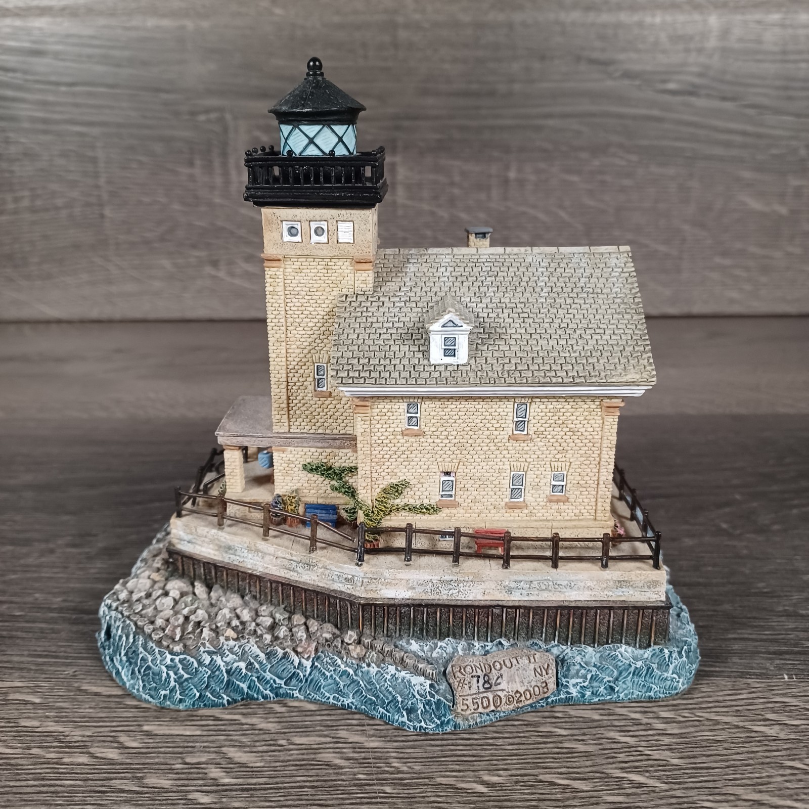 Harbour Lights Collection #301 Rondout II New York Lighthouse Figure 2004