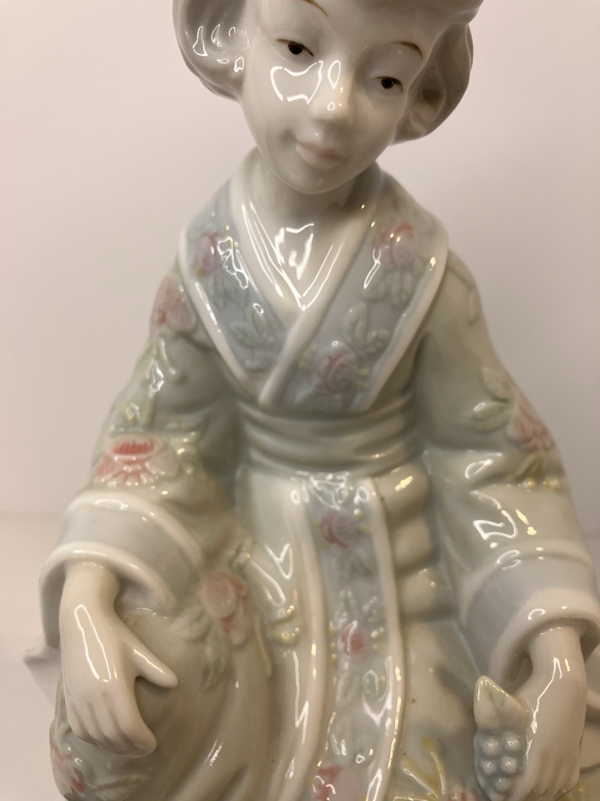 Vintage Porcelain Geisha Girl Figurine 9 Inch Extrene Detail