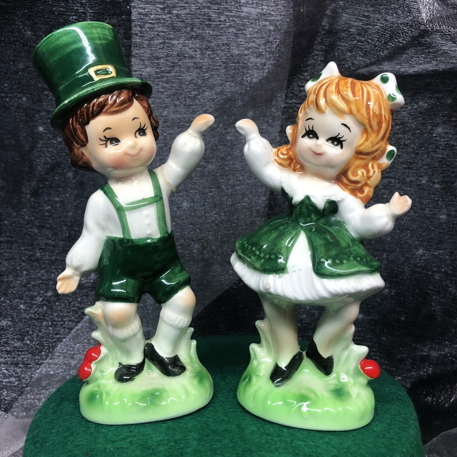 VTG LEFTON St Patrick’s Day Irish Girl Boy Figurine Leprechaun Dancing Kissing 2