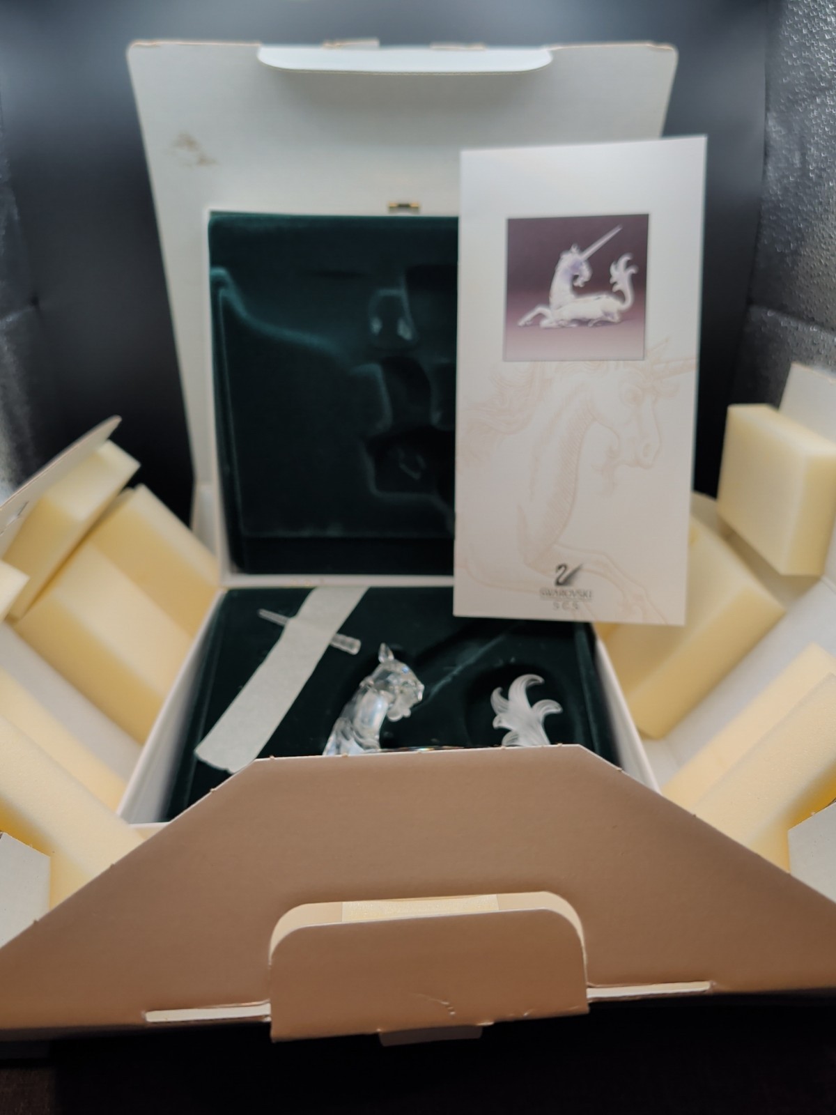 1996 Swarovski SCS Annual Edition Unicorn Fabulous Creatures Box & COA – Broken