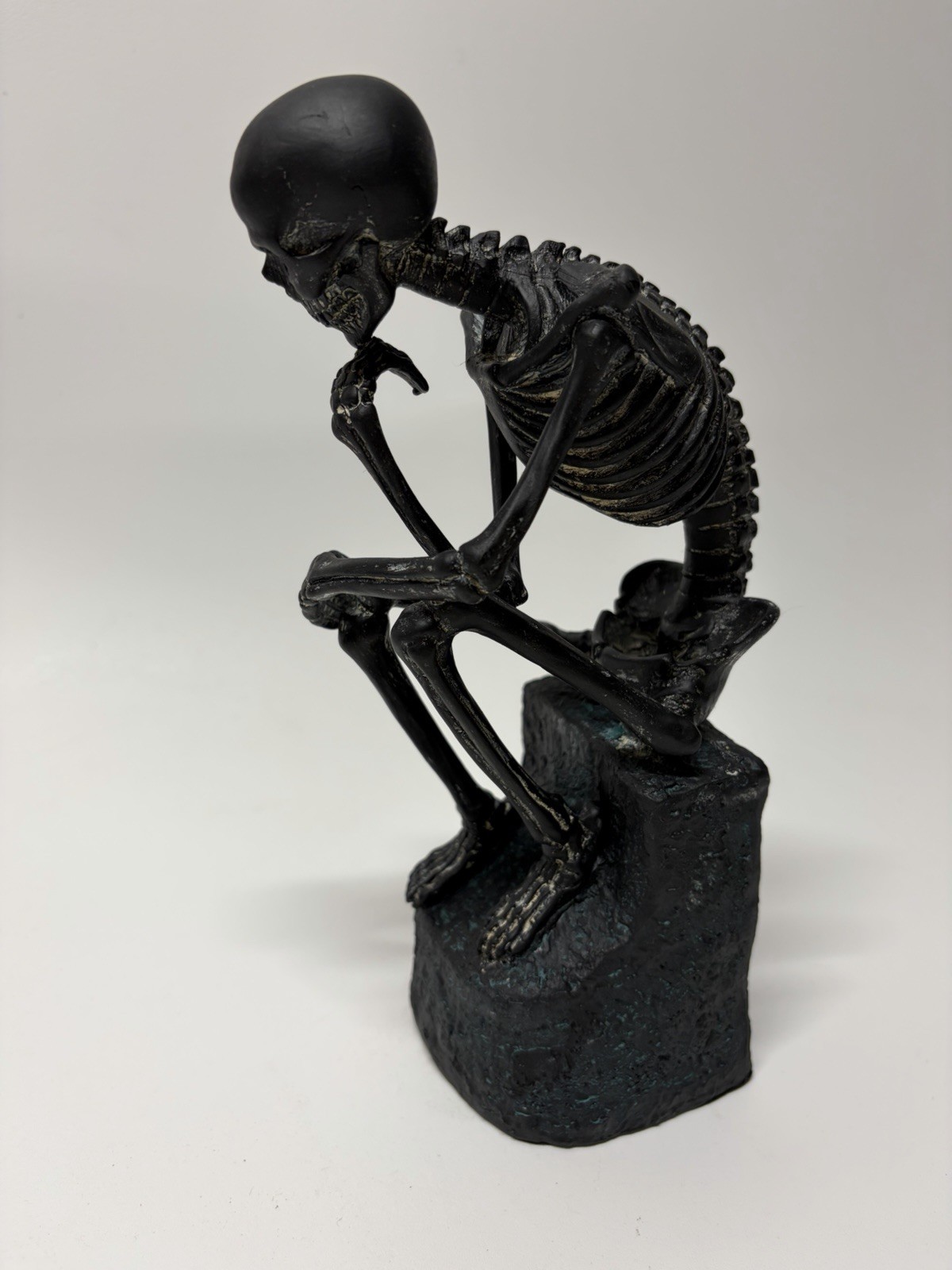 The Thinker Skeleton Home Decor Sculpture Thinking Man Black Rock W/ Tags
